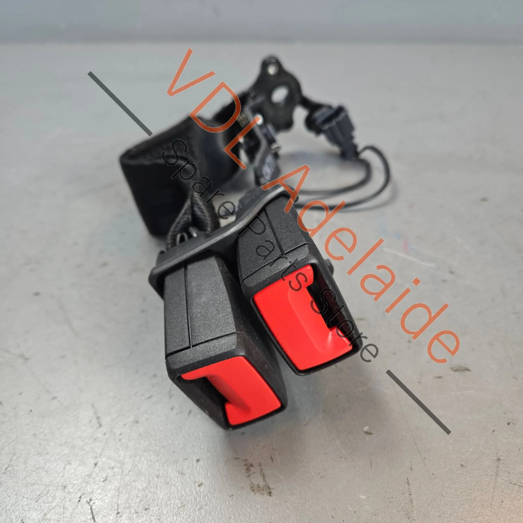 Cupra Ateca Audi Q2 Rear Seat Belt Double Buckle Clip 81A857739
