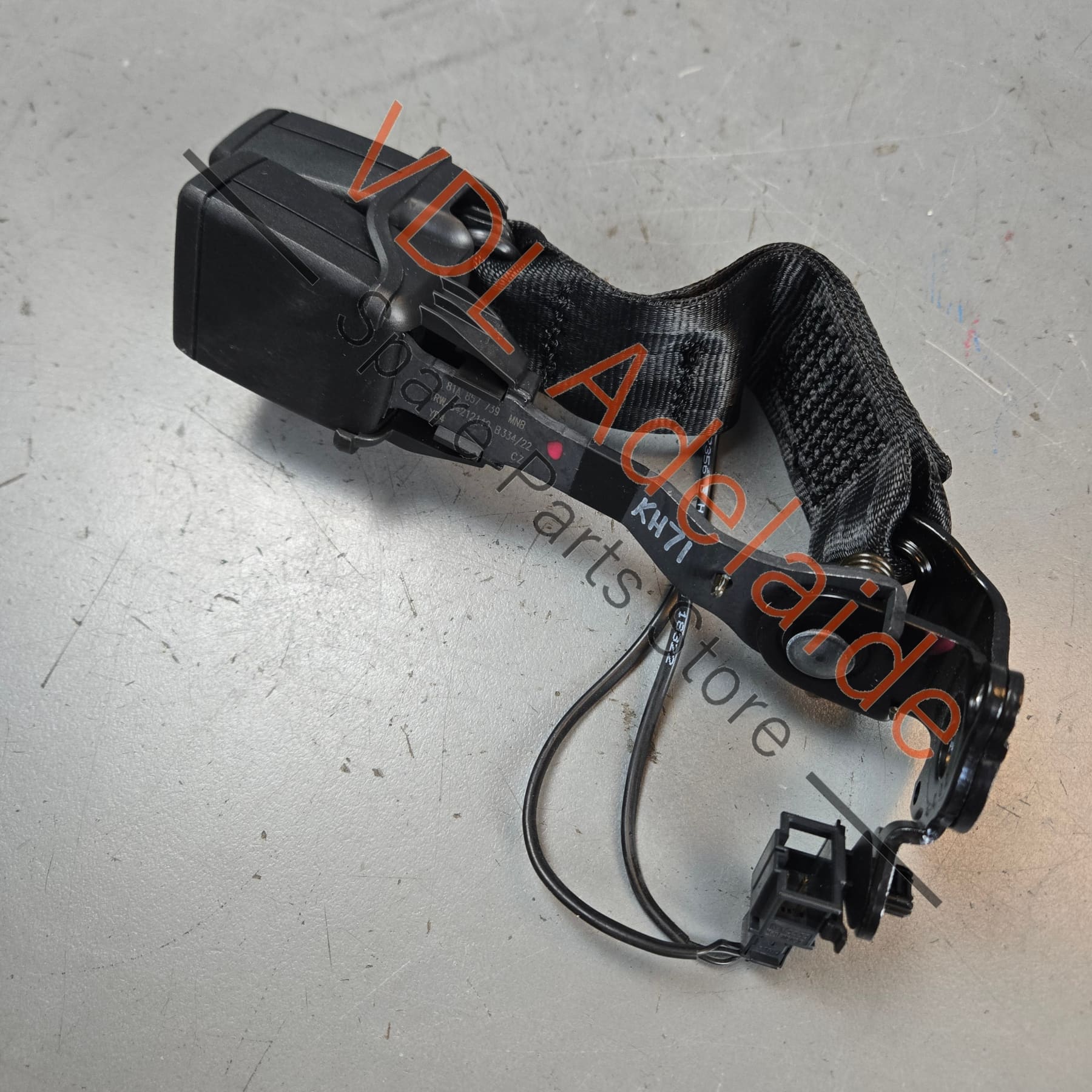 Cupra Ateca Audi Q2 Rear Seat Belt Double Buckle Clip 81A857739 - Image 2