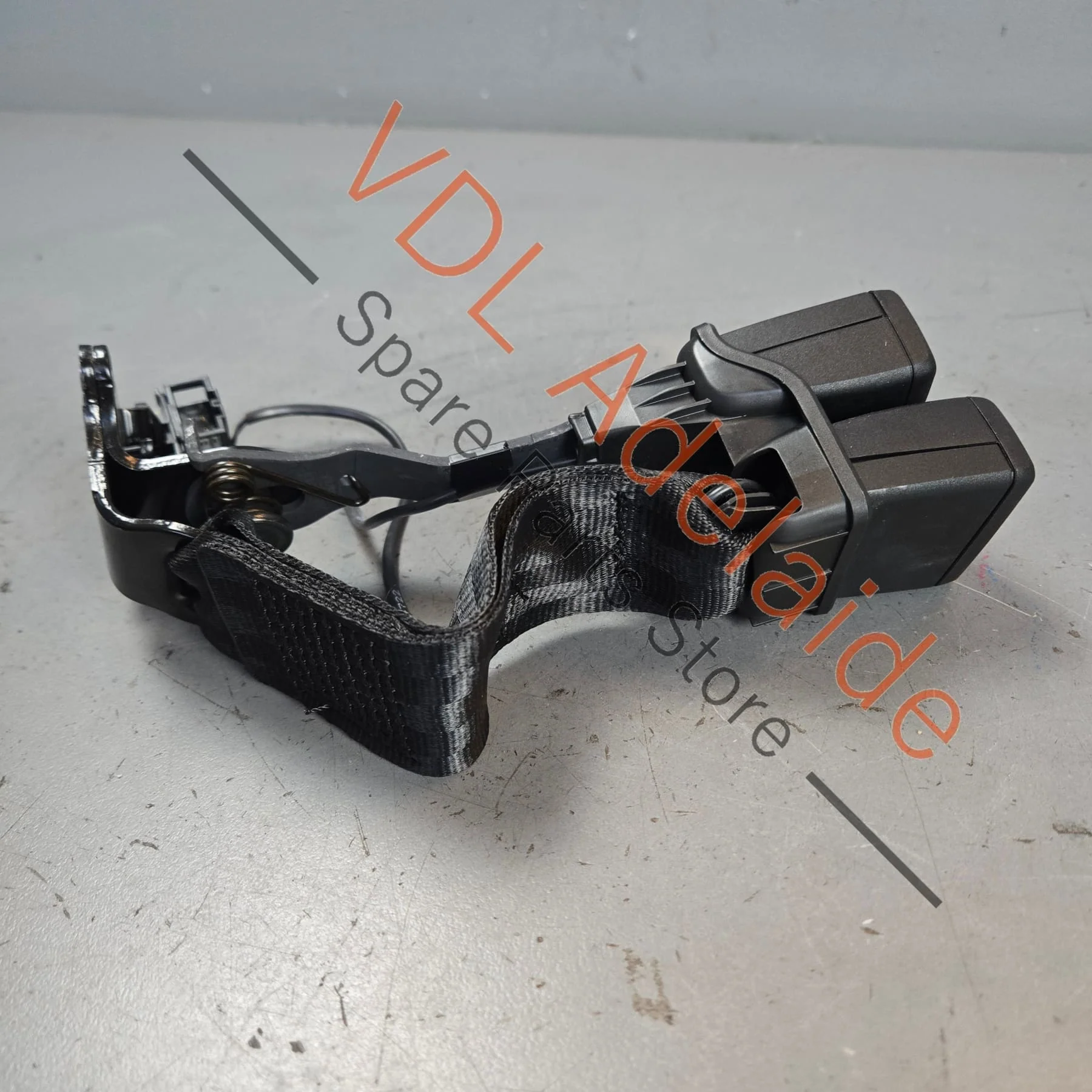 Cupra Ateca Audi Q2 Rear Seat Belt Double Buckle Clip 81A857739 - Image 3
