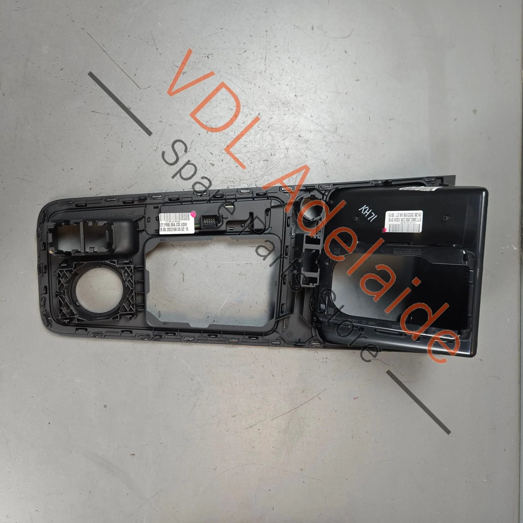 Cupra Ateca Centre Console Shifter Surround Trim Silver 577863283CM 577863350B 577863279 9DG - Image 5