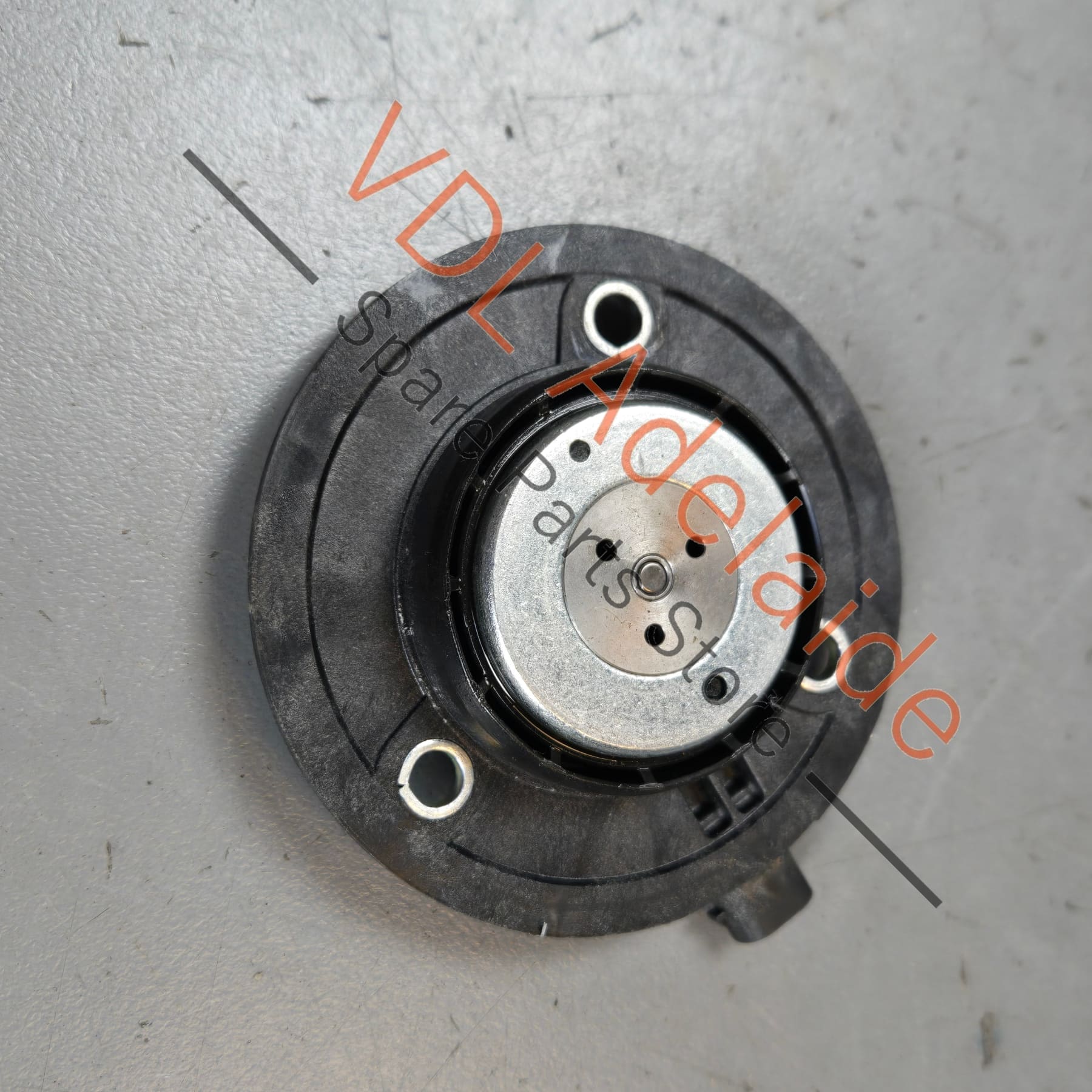 Audi VW Camshaft Magnet Solenoid 06Q109259B - Image 3