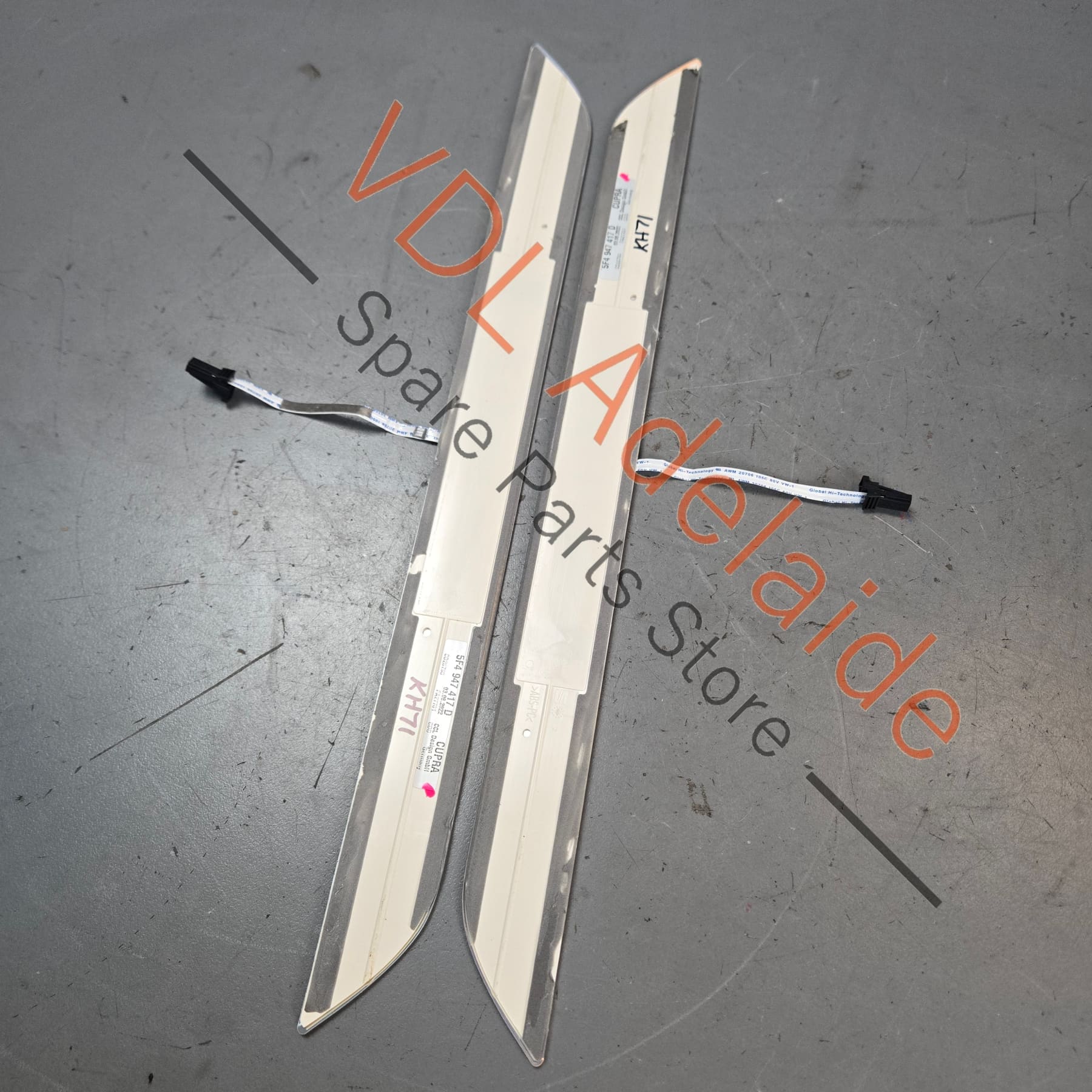 Cupra Pair of Illuminated Door Entry Strips 5FA947417E - Image 7