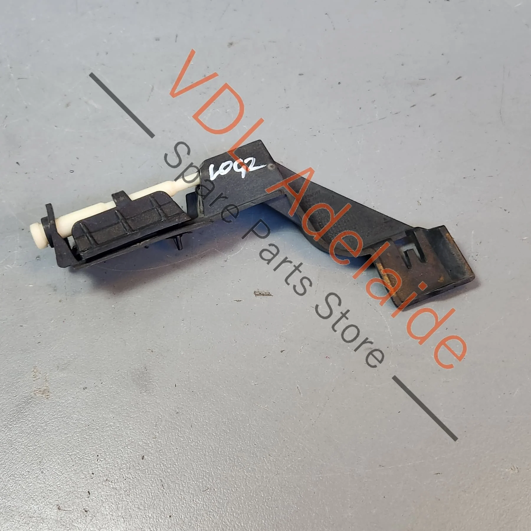 Audi A4 B8 Rear Left Corner Bumper Mounting Bracket 8K5807889A - Image 5