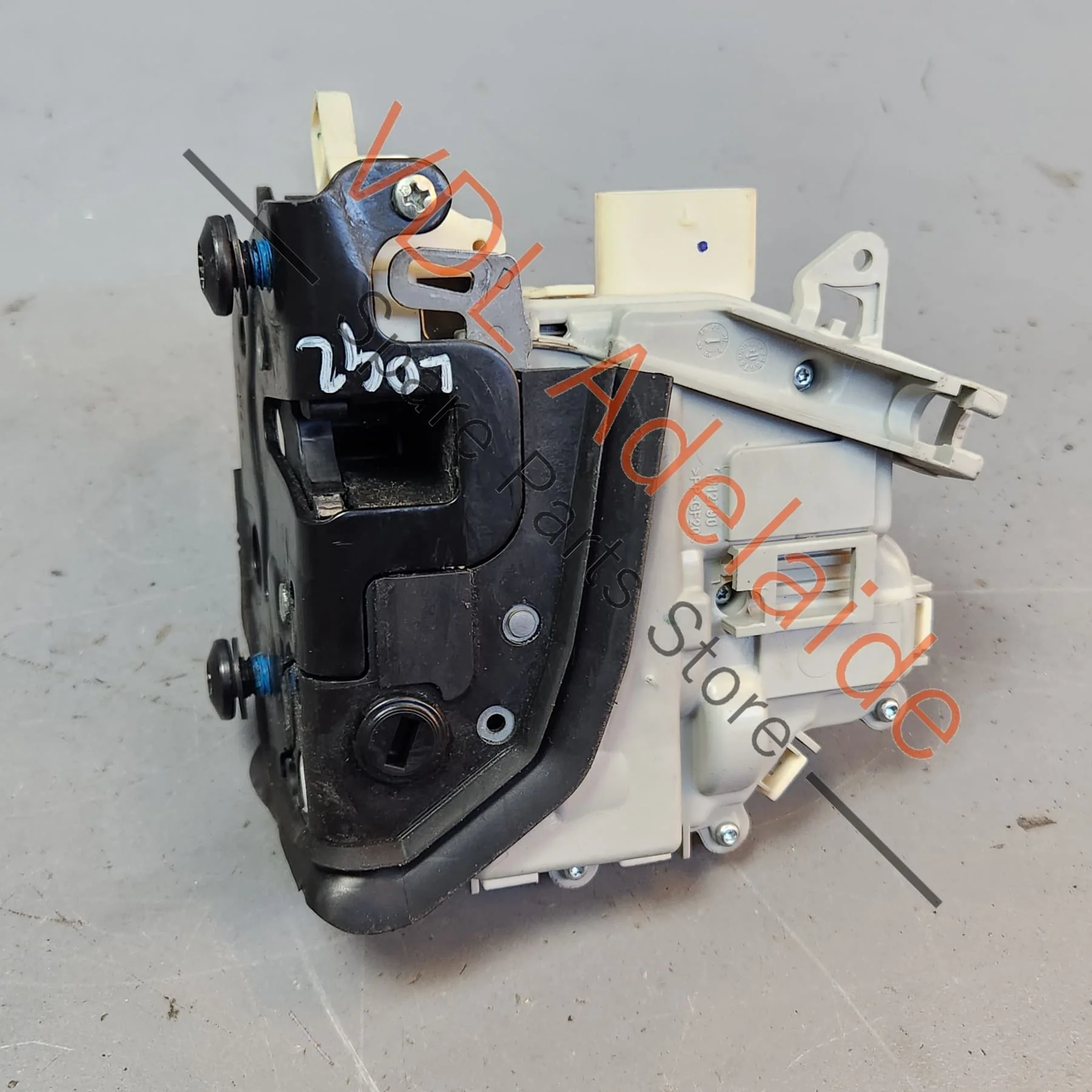 Audi Rear Right Door Lock Mechanism 8K0839016H - Image 2