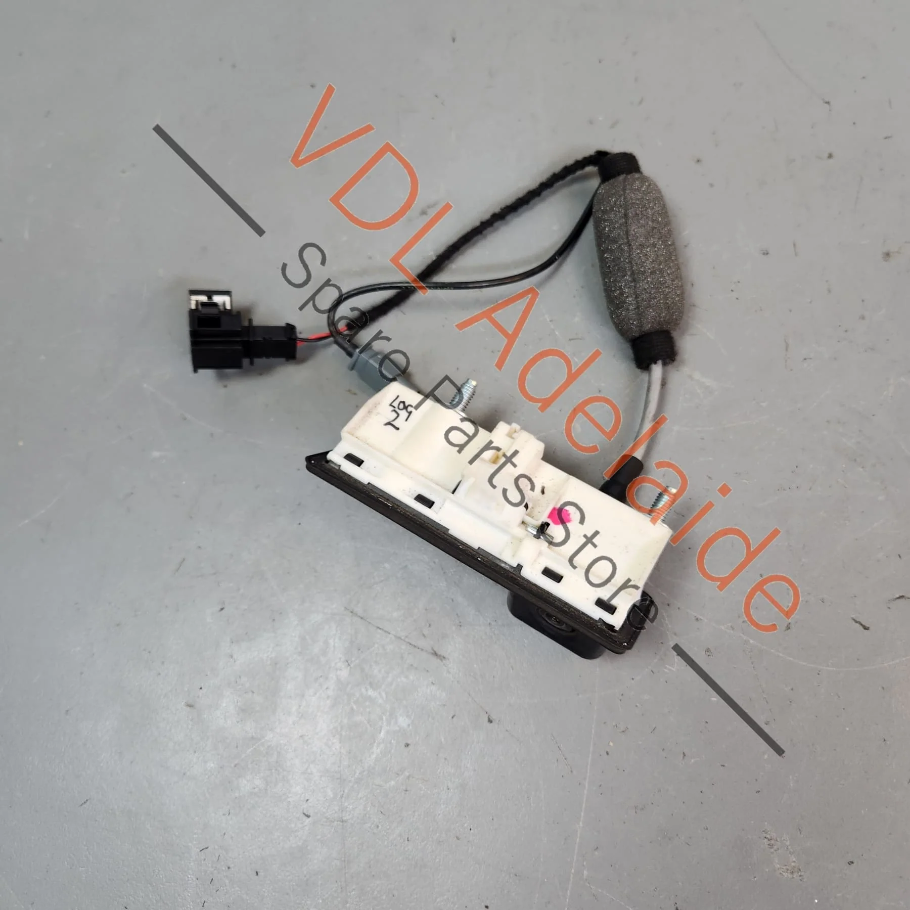 Audi A4 B8 8K Genuine OEM Reverse Camera Tailgate Boot Switch 5N0827566AA - Image 3