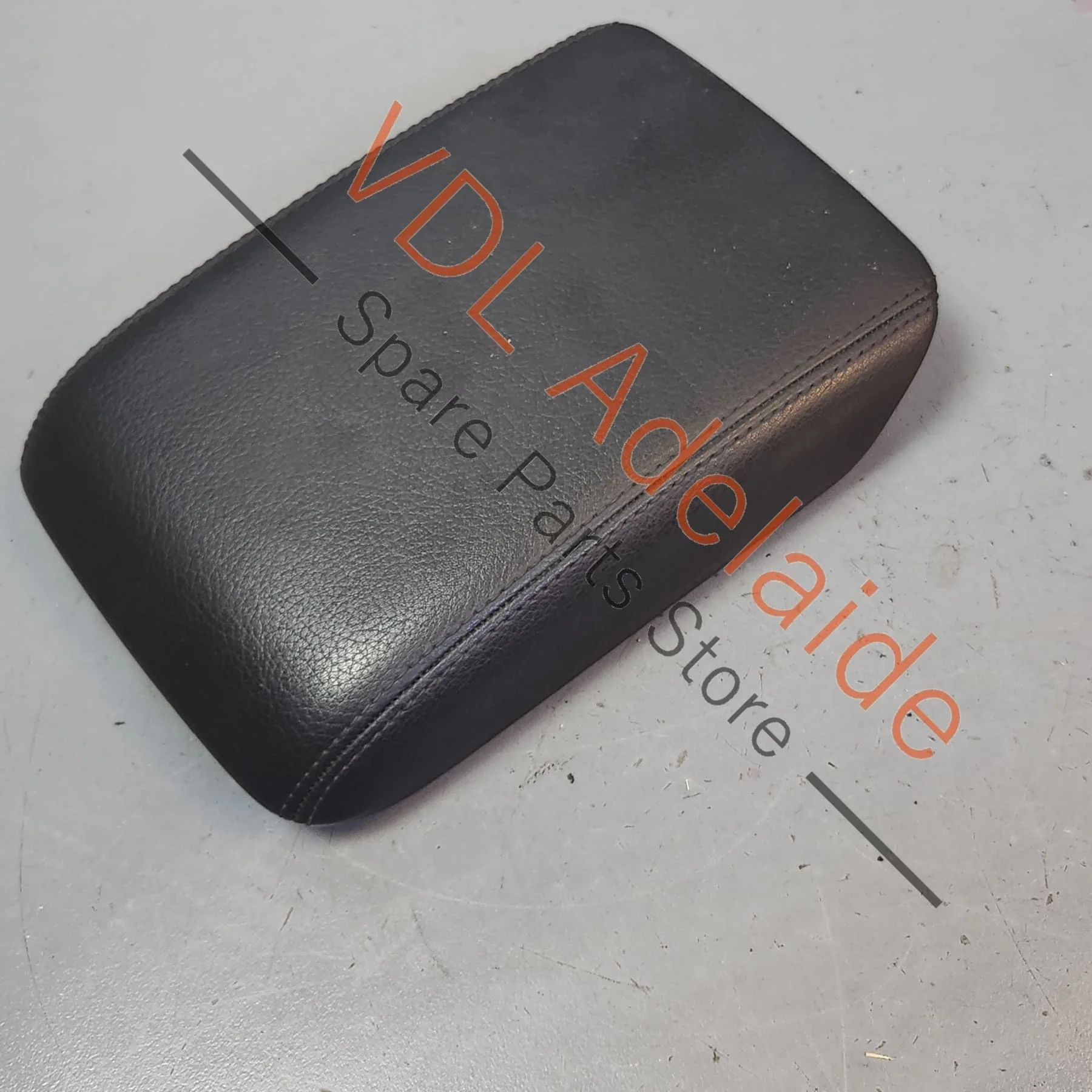 Audi A4 B8 8K Centre Console Armrest Lid Cover Soul Black Leatherette 8K0864207G - Image 6