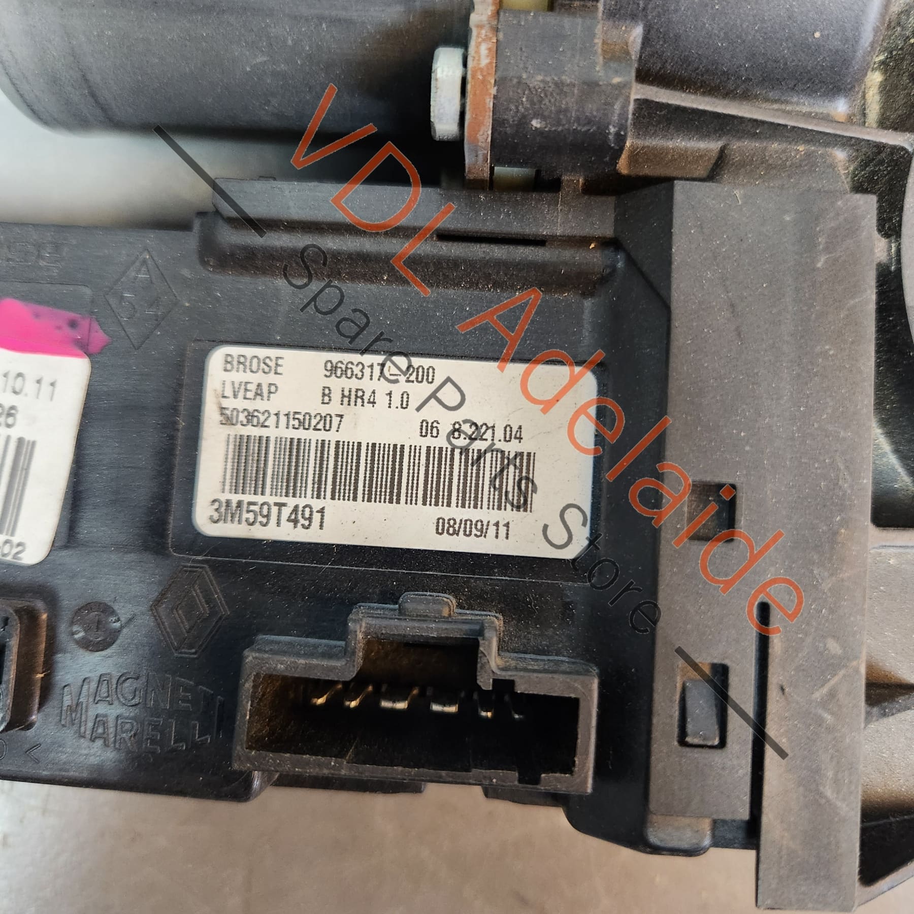 Renault Megane Clio Drivers Side Window Motor 807306959R - Image 2