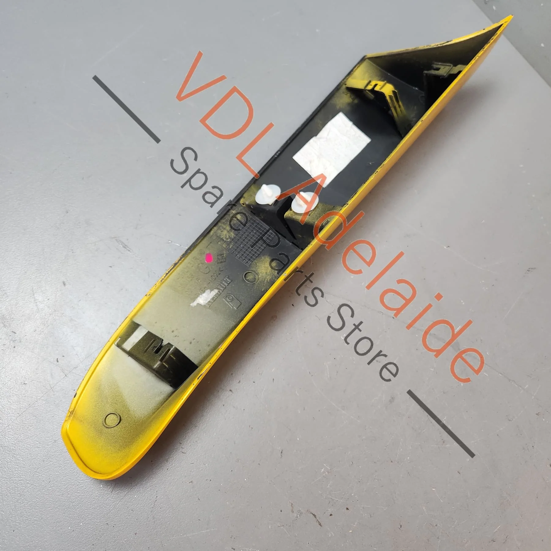 Renault Megane Left Side Rear Exterior Body Molding 768579138R 768570131R - Image 4