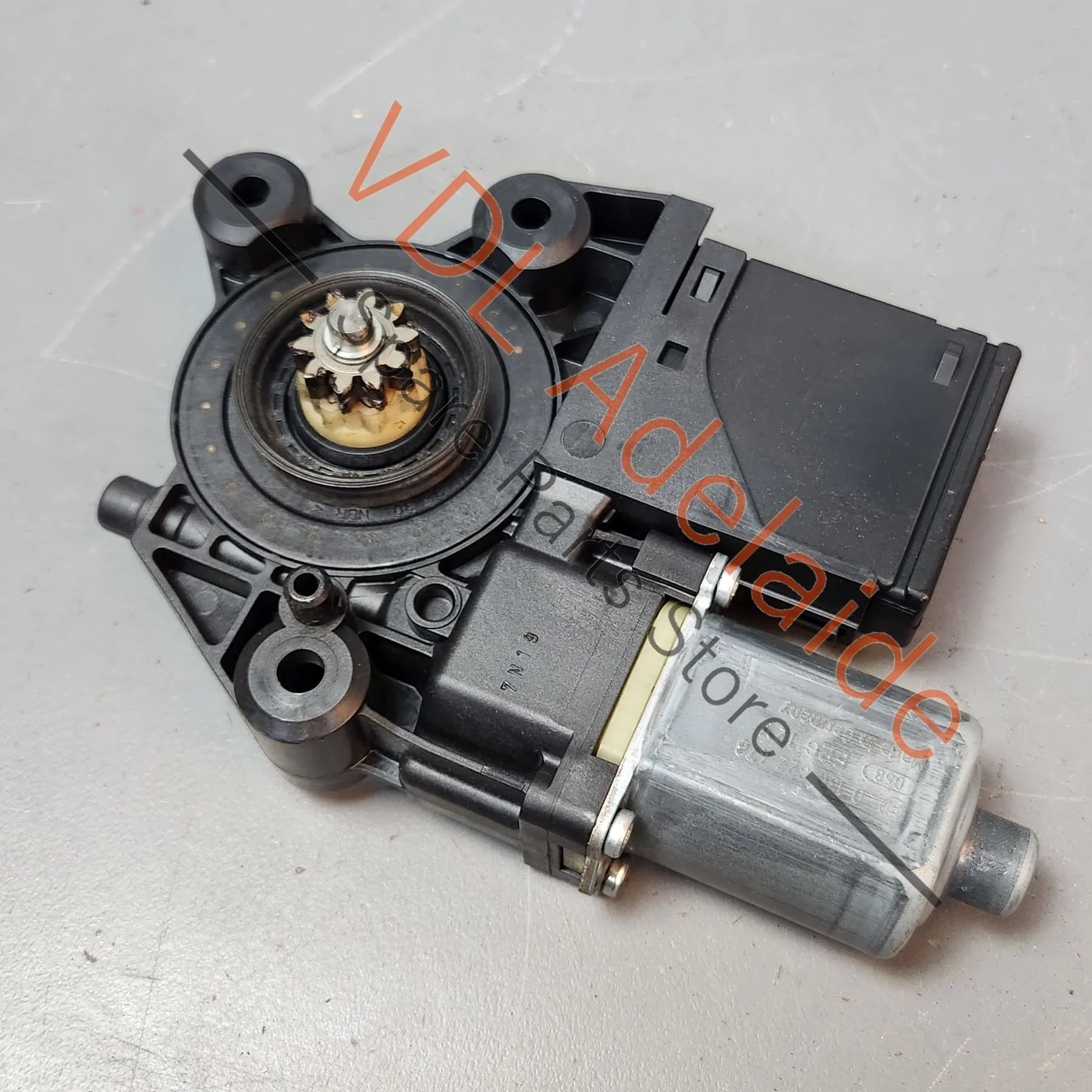 Renault Megane MK3 III DZ1 D95 Coupe Left LHS Window Motor Module 807312786R - Image 3