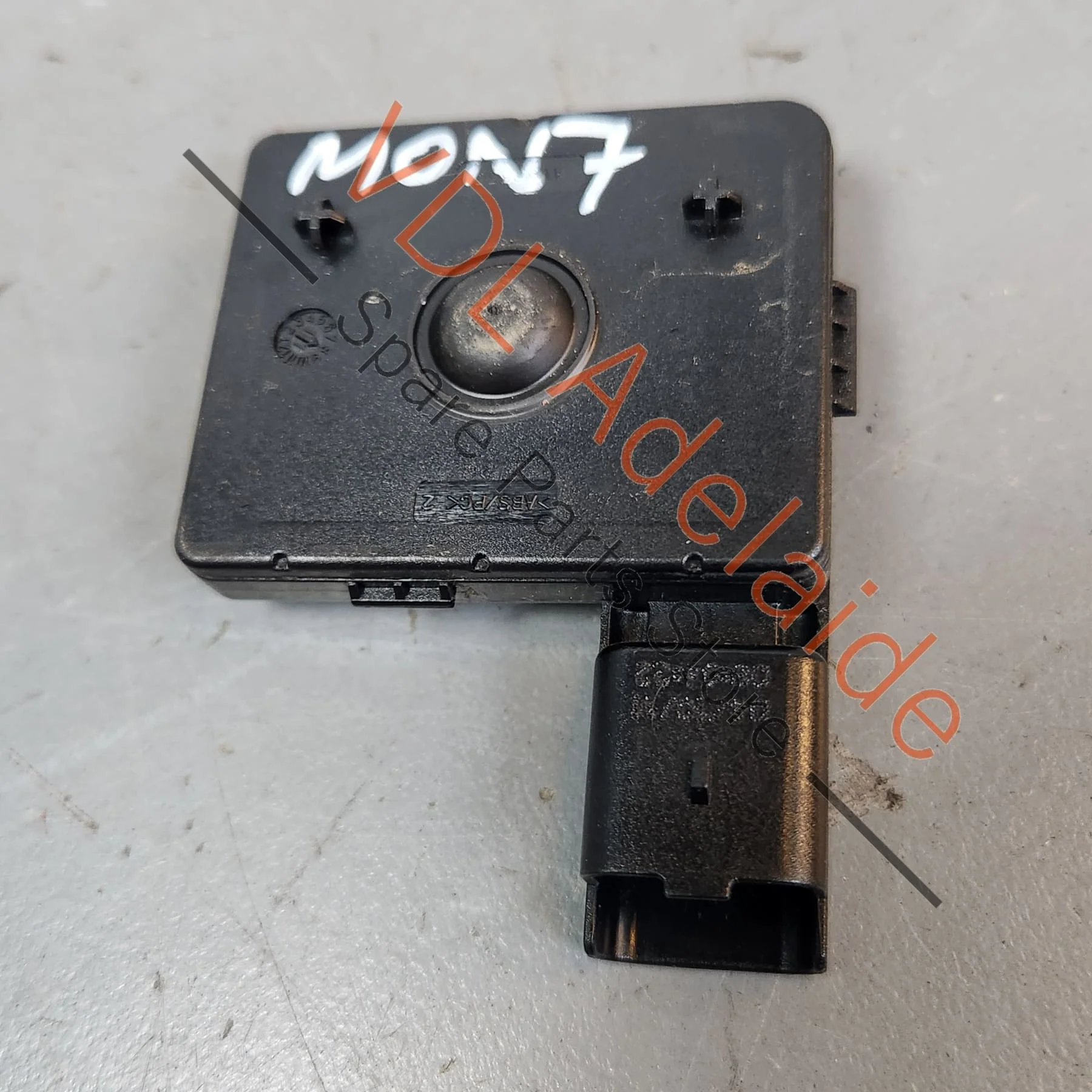 Renault Megane 3 III LHS Left Door Handle Keyless Entry Sensor 806070033R - Image 2