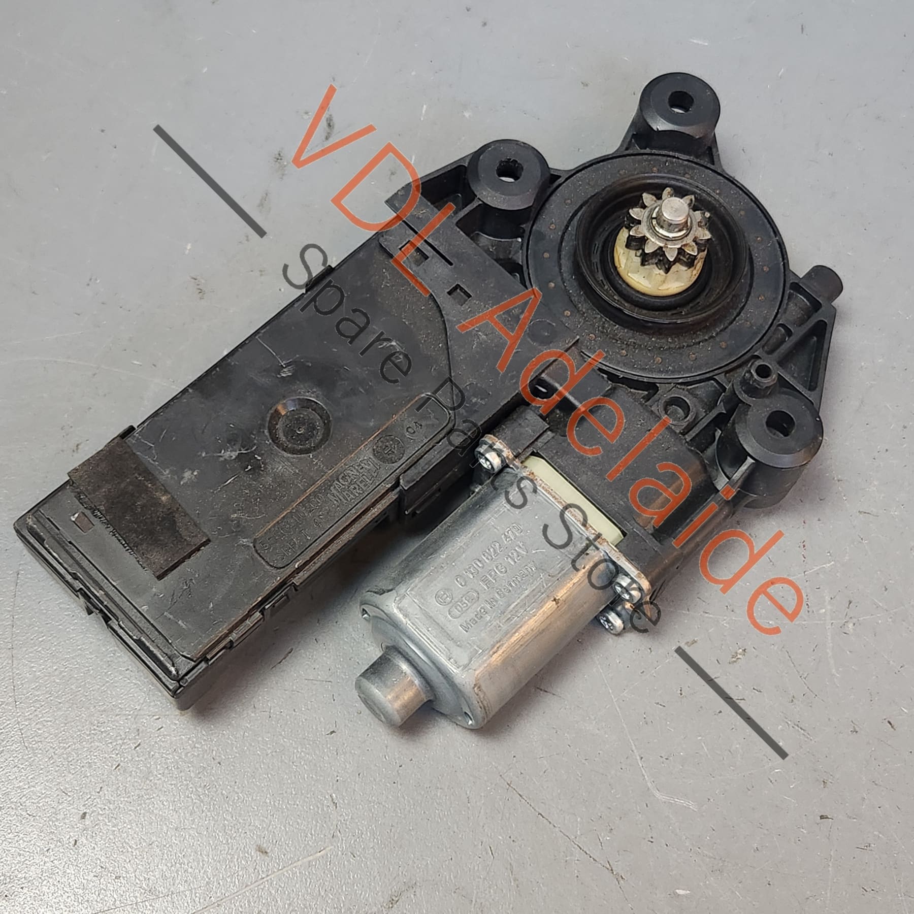 Renault Megane Clio Drivers Side Window Regulator Motor 807312786R - Image 2