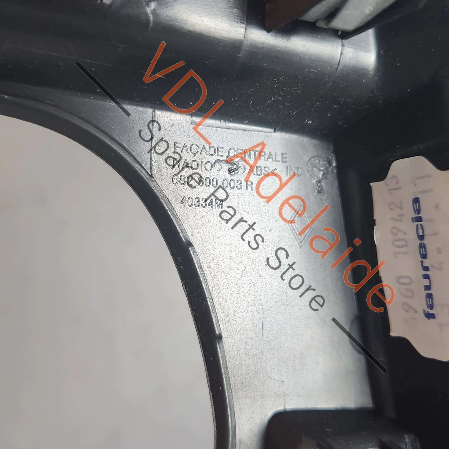 Renault Megane 3 III Dashboard Radio Unit Interior Trim 682600020R - Image 2