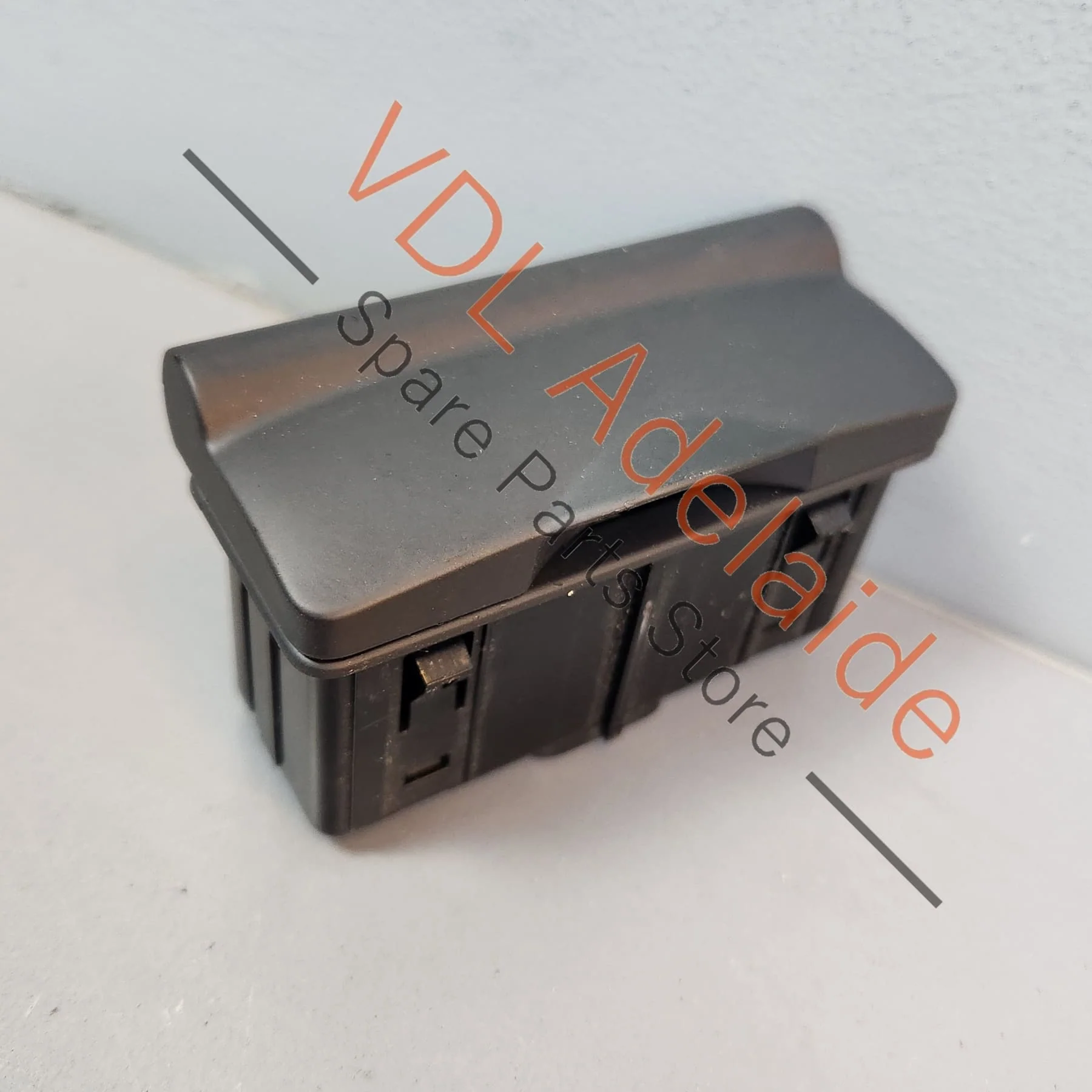Renault Megane AUX In USB Radio Input Socket CBOX 280230002R - Image 5