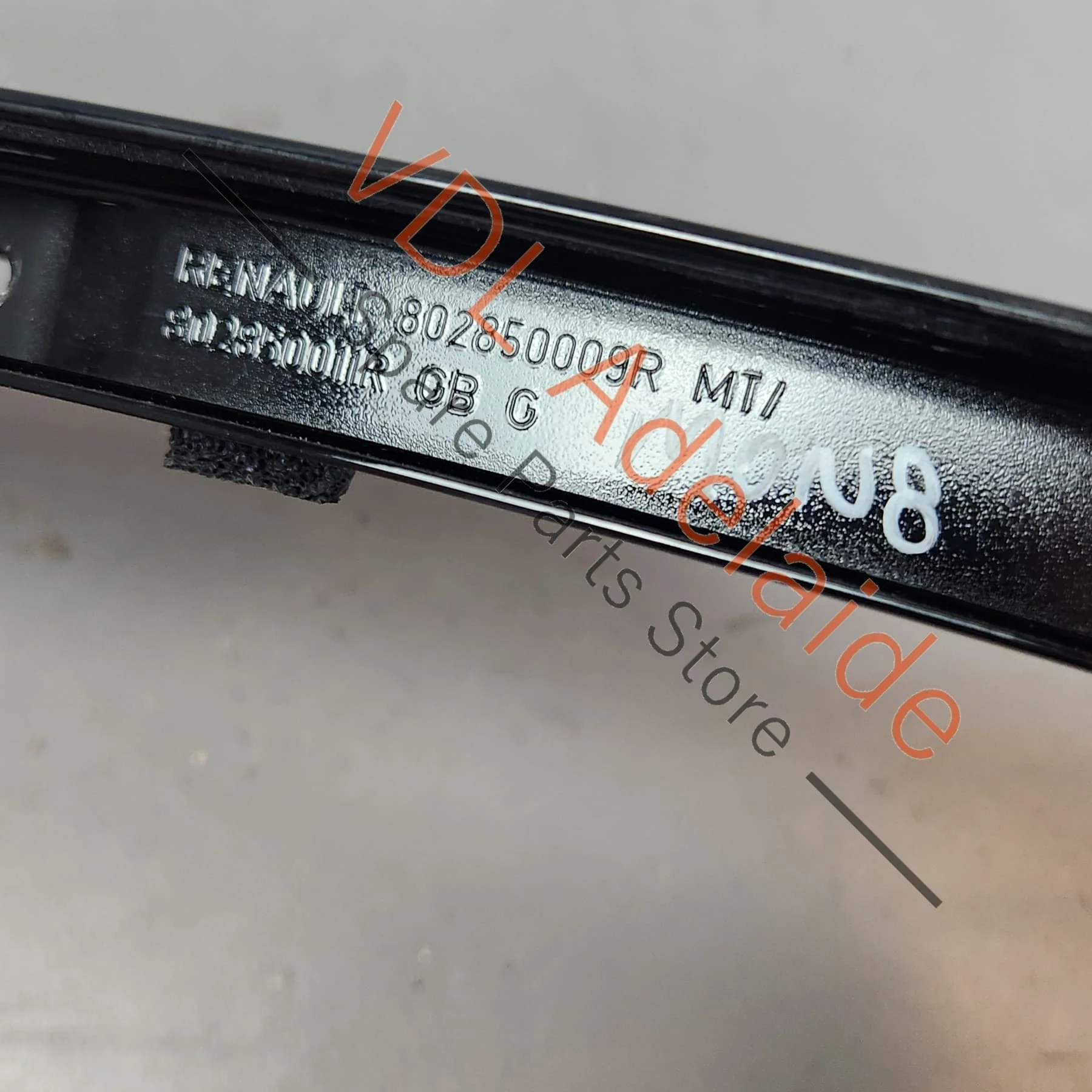 Renault Megane D95 3dr Hatch Left Side Door B Pillar Trim Molding Gloss Black 802850009R - Image 3