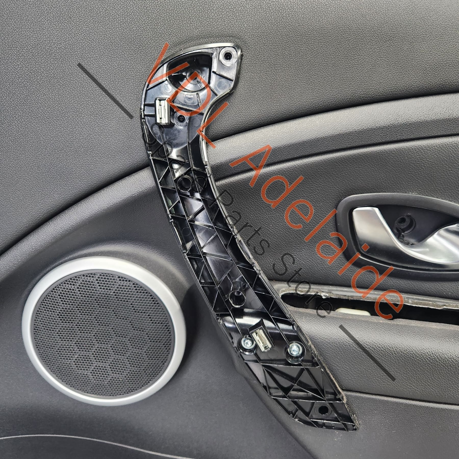 Renault Megane MK3 RS250 265 275 Right Interior Door Trim with Grab Handle - Image 4