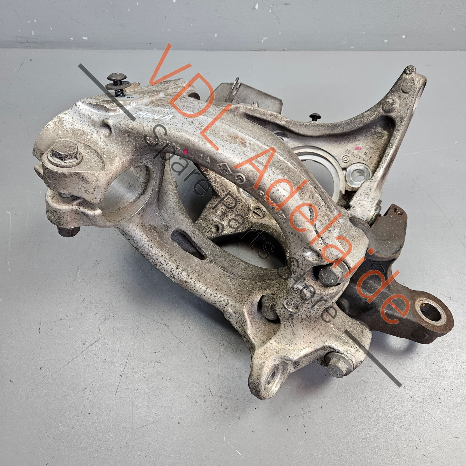 Renault Megane Front Right Wheel Hub Knuckle 400105293R 400100208R