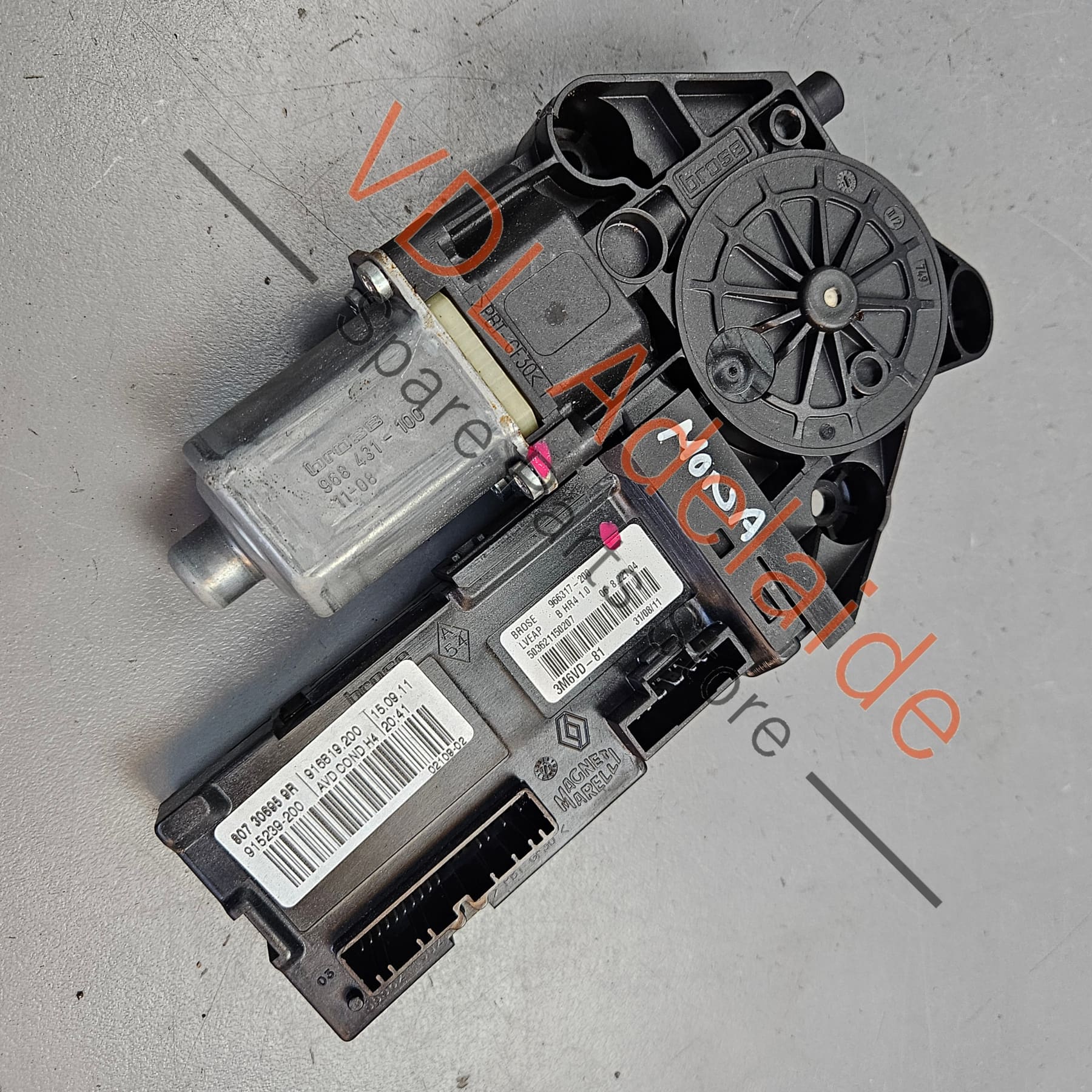 Renault Megane Clio Drivers Side Window Motor 807306959R