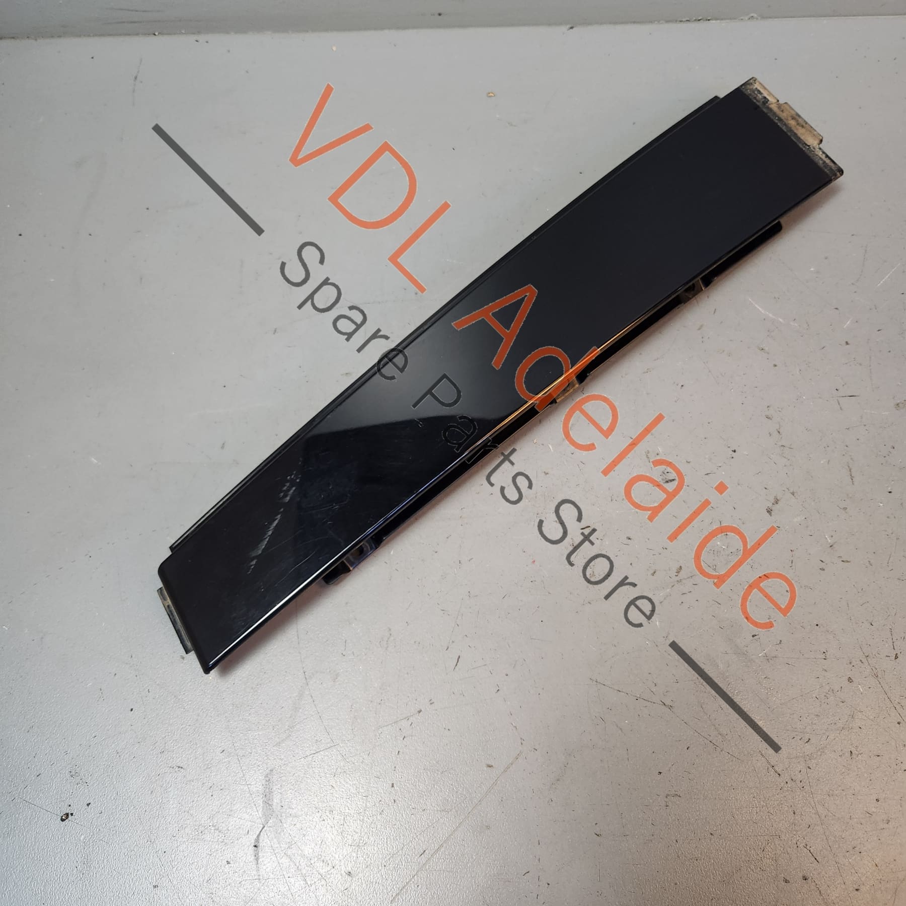 VW Golf MK6 Rear Right Exterior Door Window Frame B-Pillar Trim 5K6839902B - Image 7
