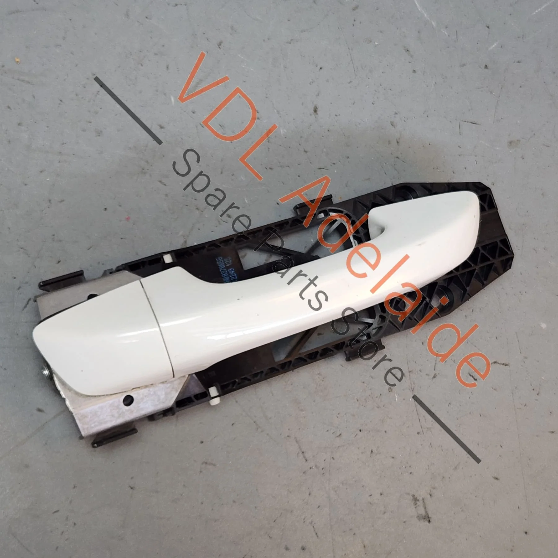 VW Golf MK6 Right Side Drivers Door Handle w Mounting Bar 1K8837206E GRU 5N0837885H - Image 5