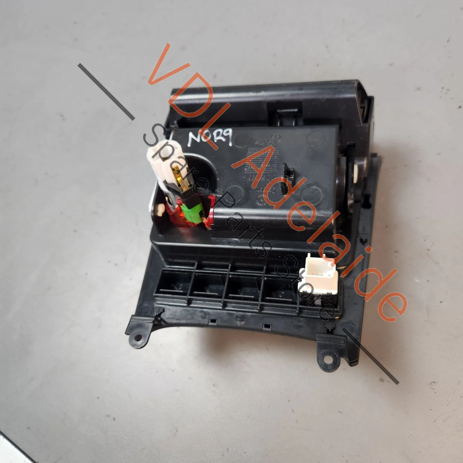 VW Golf MK6 Centre Console Cubby Storage Compartent Box Ashtray Coin 5K0857961A - Image 8