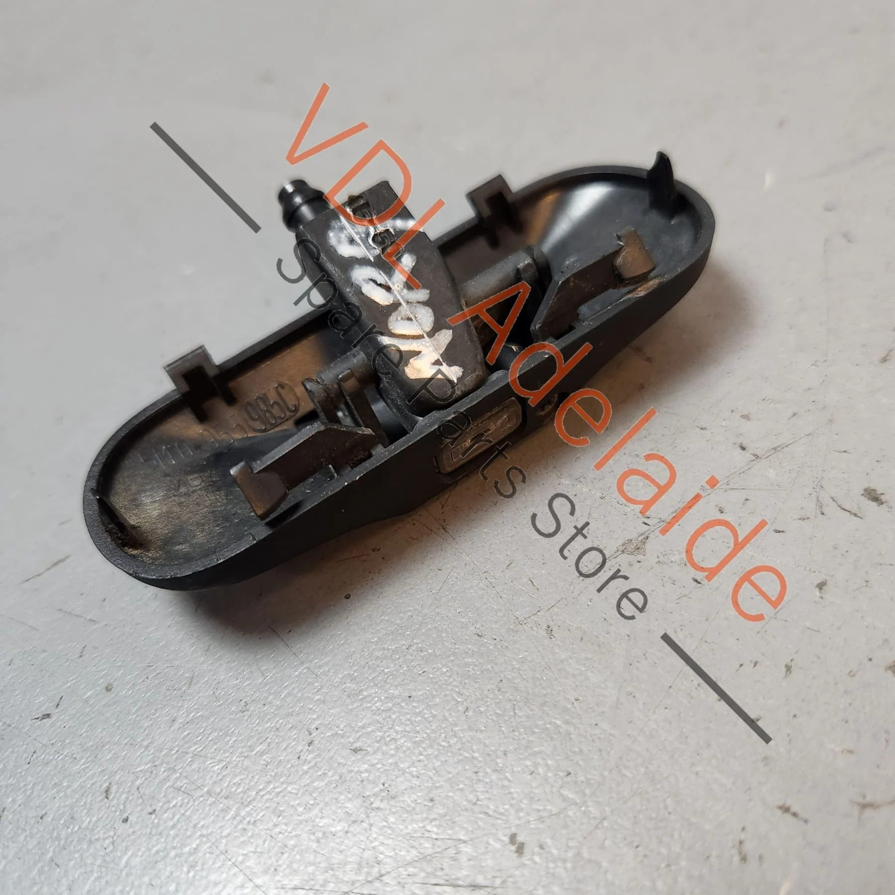 Pair of VW Golf MK6 Windscreen Washer Jet Nozzle 5M0955985C  9B9 - Image 2