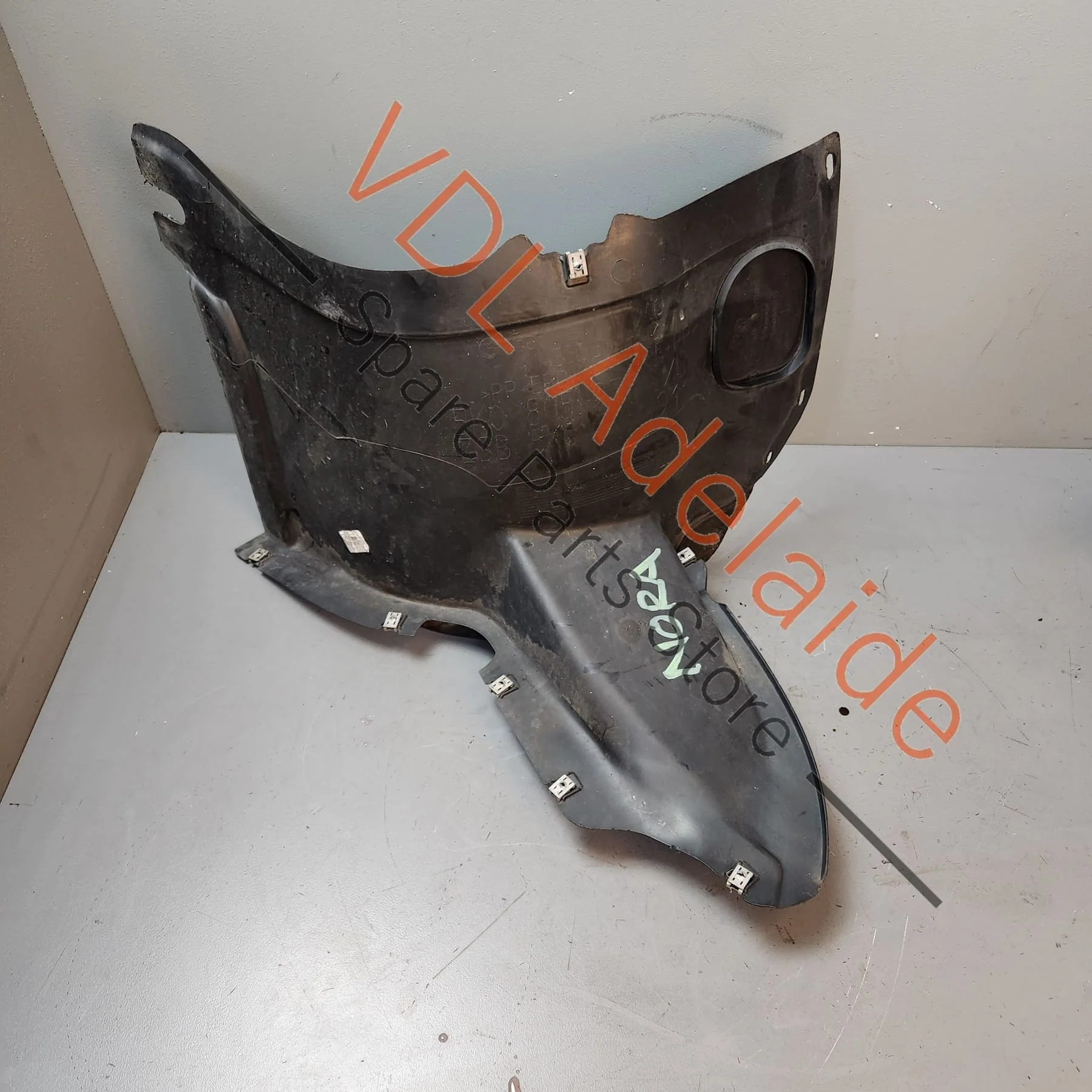 VW Golf MK6 Wheel Housing Liner Front Left Lower 5K0805911E 5K0805911G