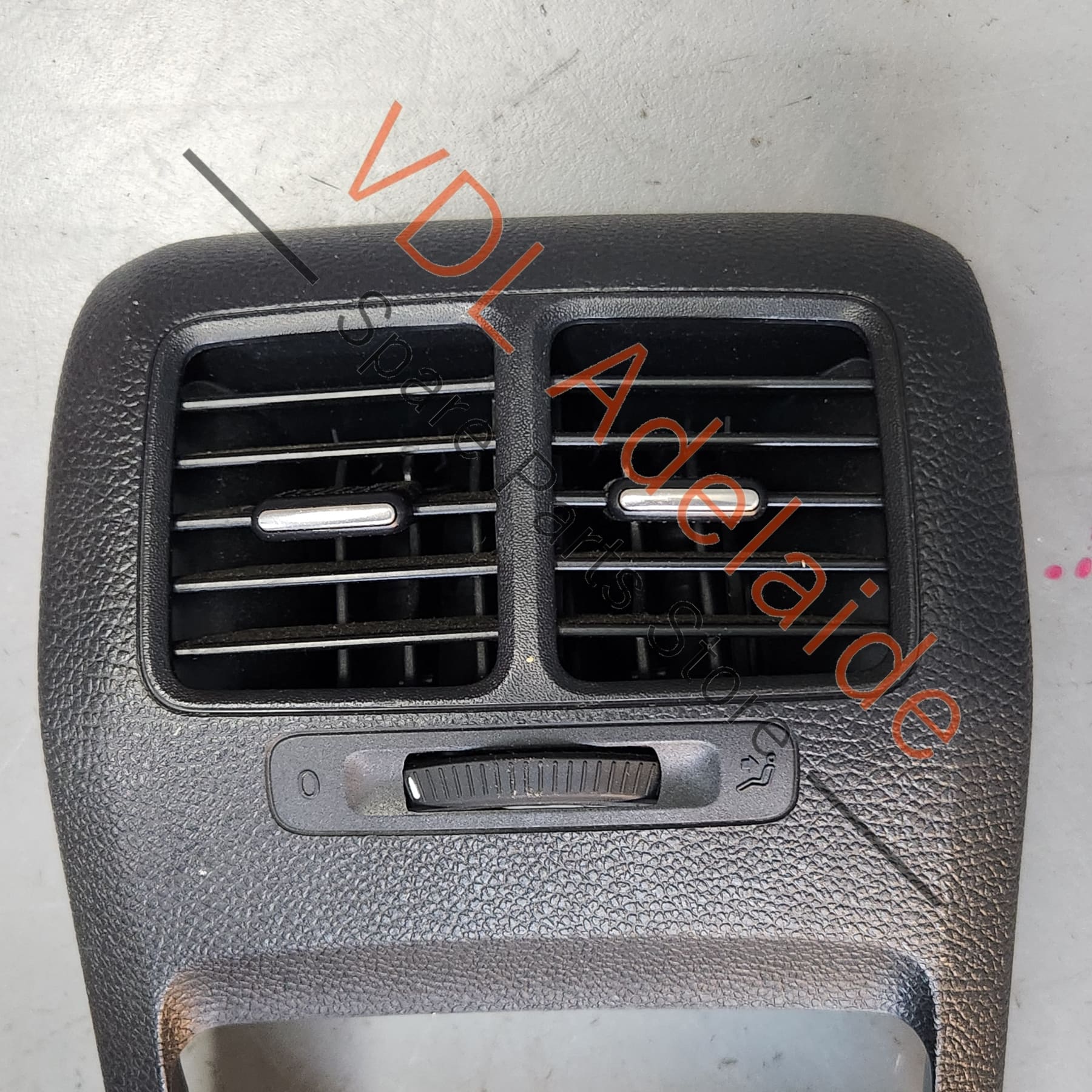 VW Golf MK6 Rear AC Air Vent with Interior Trim 1K0819203A - Image 2