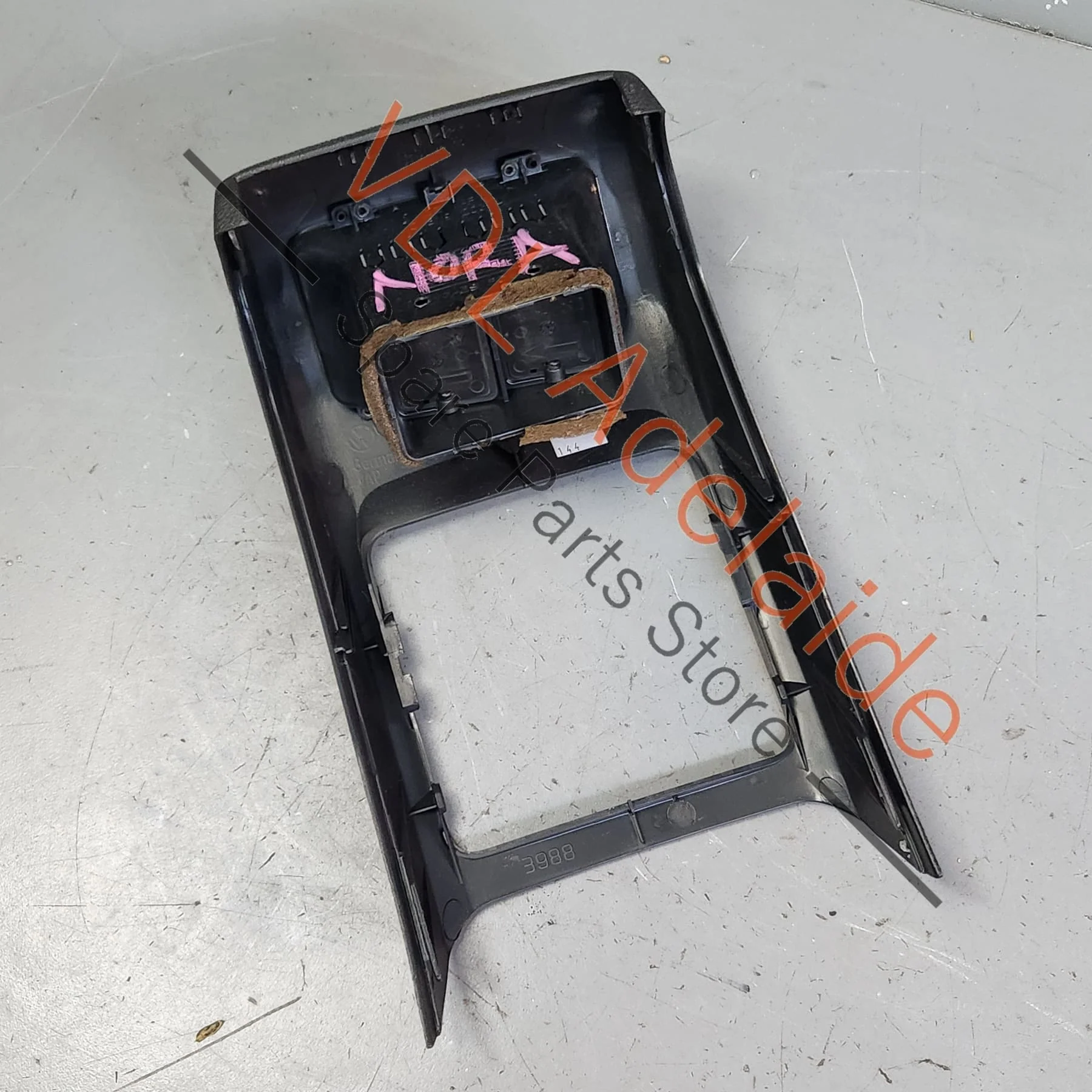VW Golf MK6 Rear AC Air Vent with Interior Trim 1K0819203A - Image 3