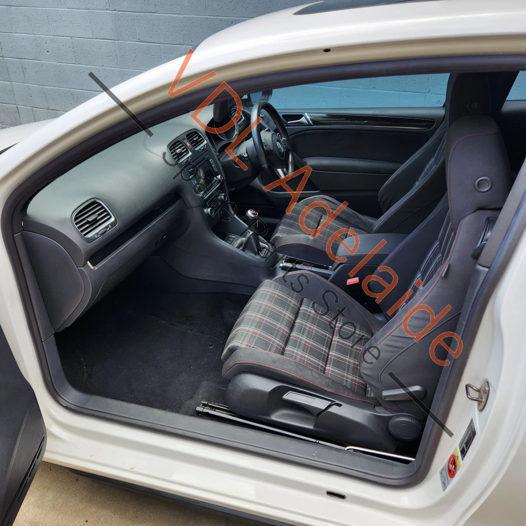 VW Golf MK6 Left Dash AC Air Vent Interior Trim 5K0819703J - Image 4