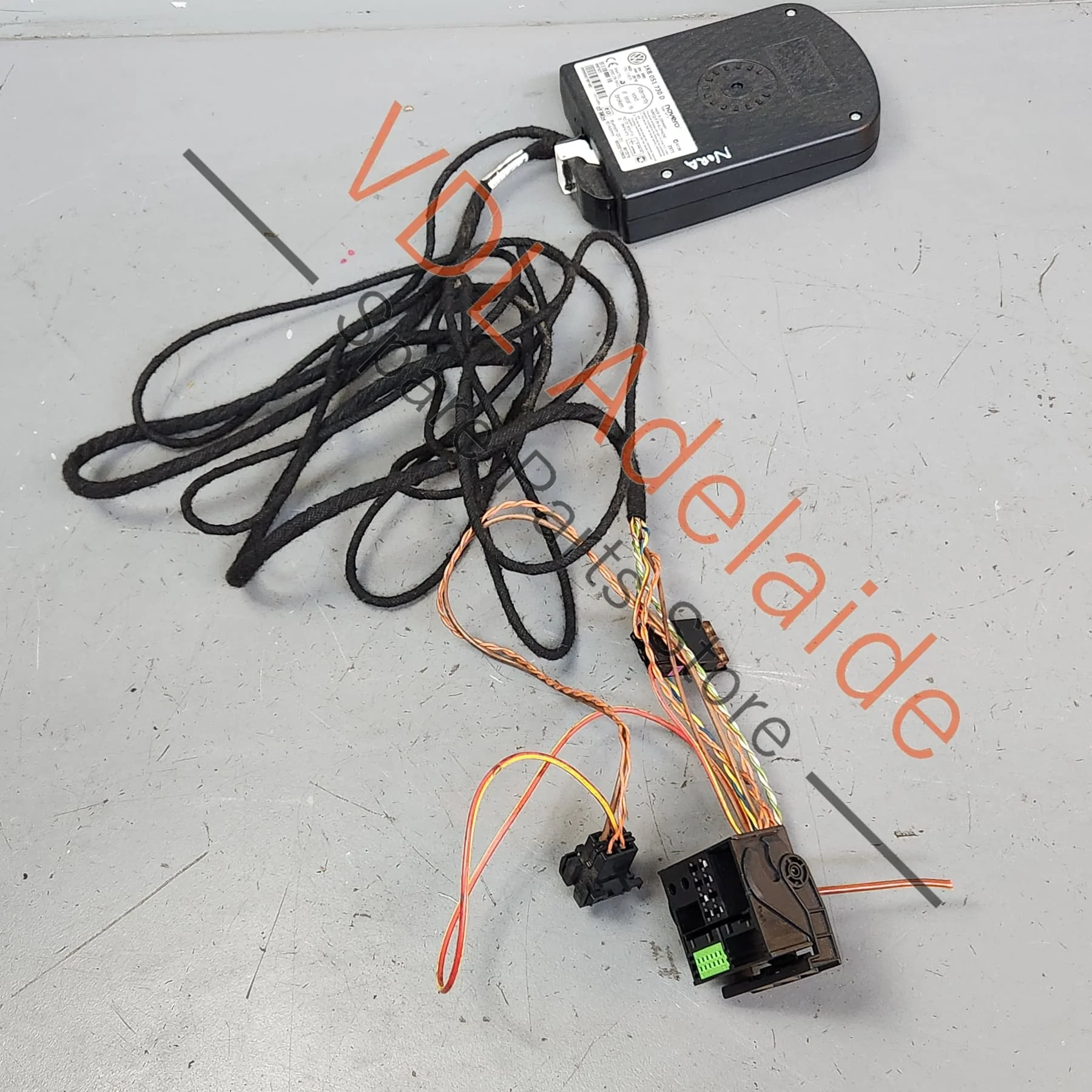 VW Genuine Bluetooth Upgrade Module 1K8051730D with Wiring Harness