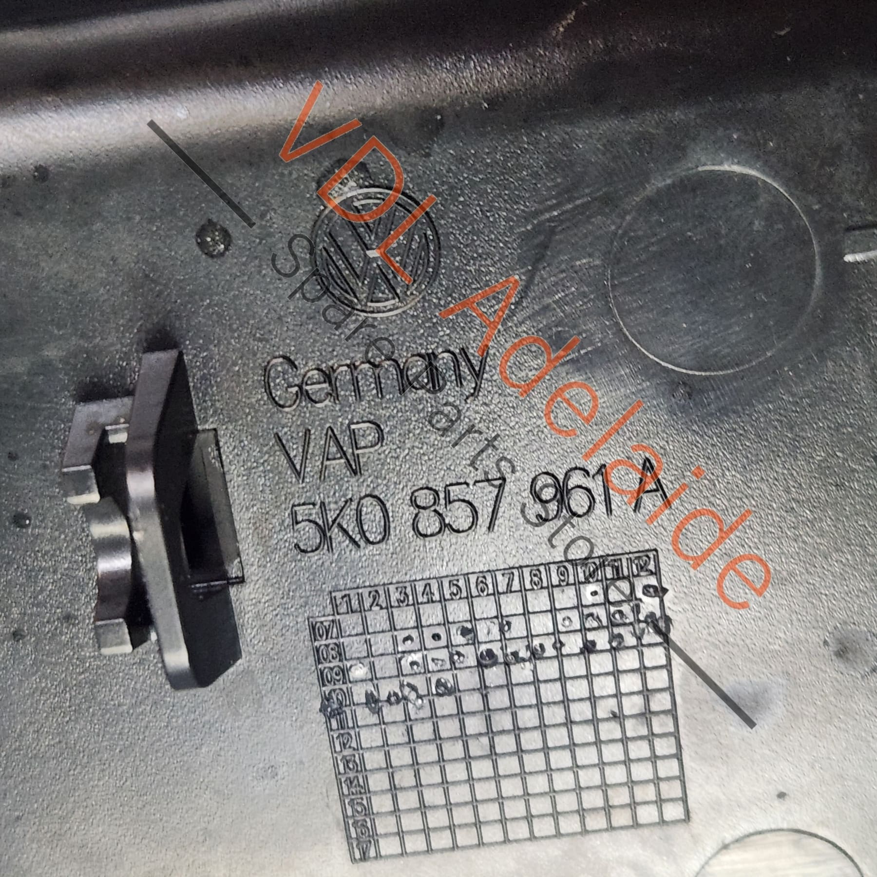 VW Golf R Gti TSI Mk6 08-12 Centre Console Ashtray Storage Console Compartment 5K0857961A - Image 4