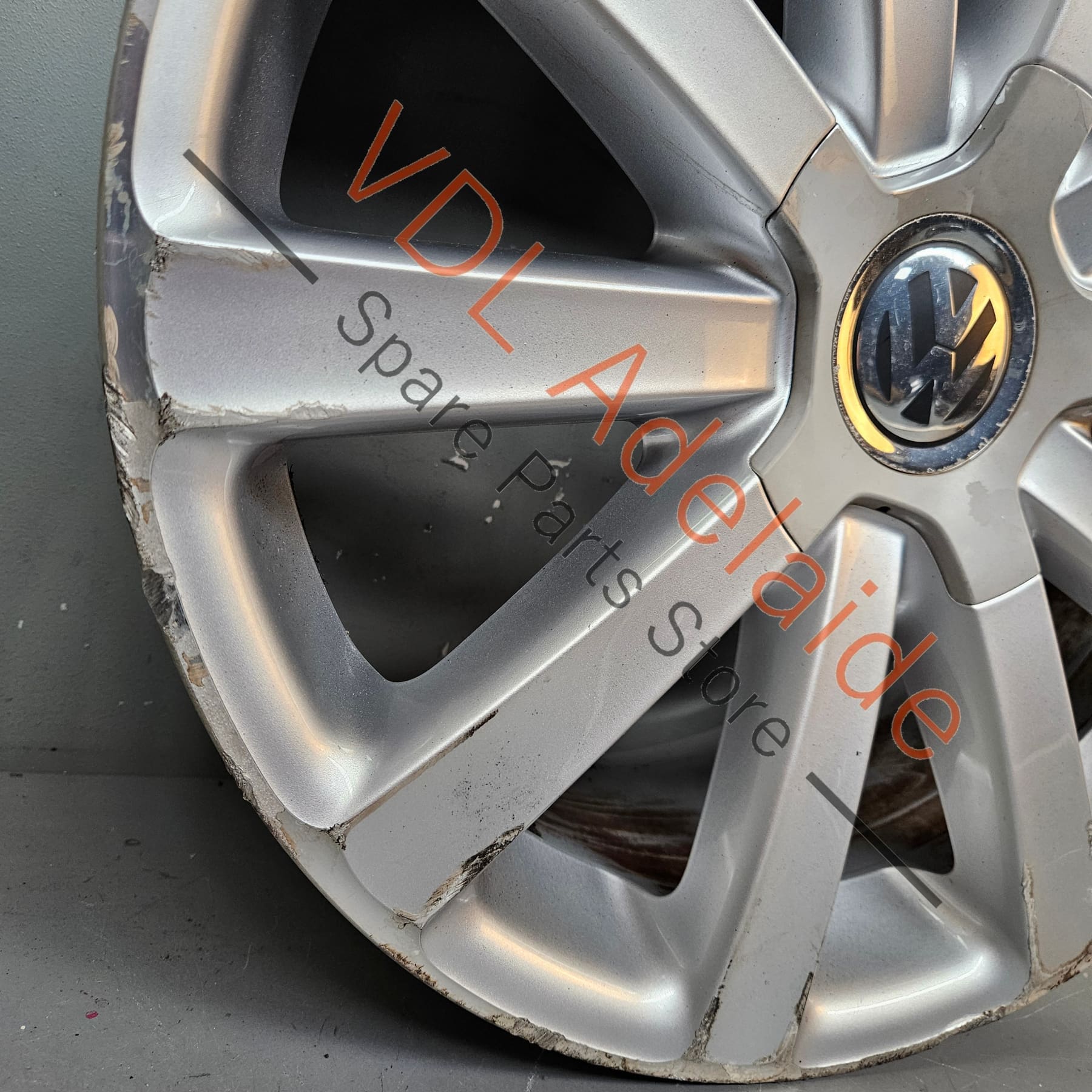 VW Passat R36 OMANYT Alloy Wheel 18 x 8 ET44 Genuine OEM Ronal 3C0601025AG 3C0601149R 8Z8 #01 - Image 4