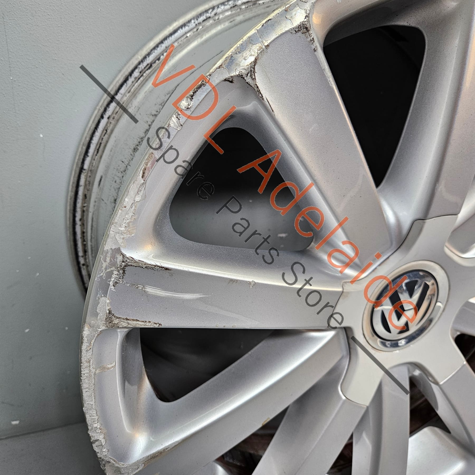 VW Passat R36 OMANYT Alloy Wheel 18 x 8 ET44 Genuine OEM Ronal 3C0601025AG 3C0601149R 8Z8 #02 - Image 10