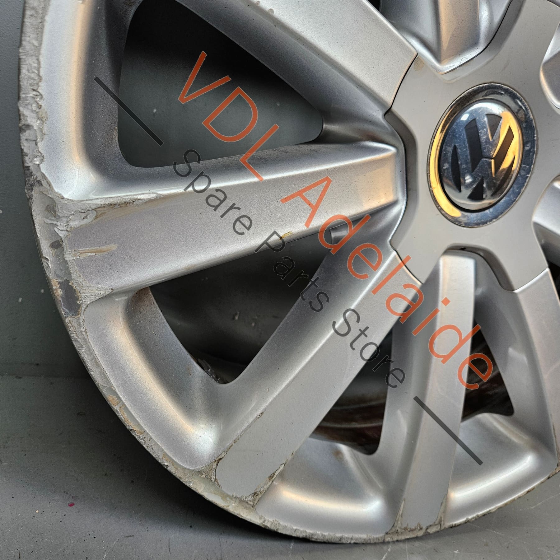 VW Passat R36 OMANYT Alloy Wheel 18 x 8 ET44 Genuine OEM Ronal 3C0601025AG 3C0601149R 8Z8 #02 - Image 2