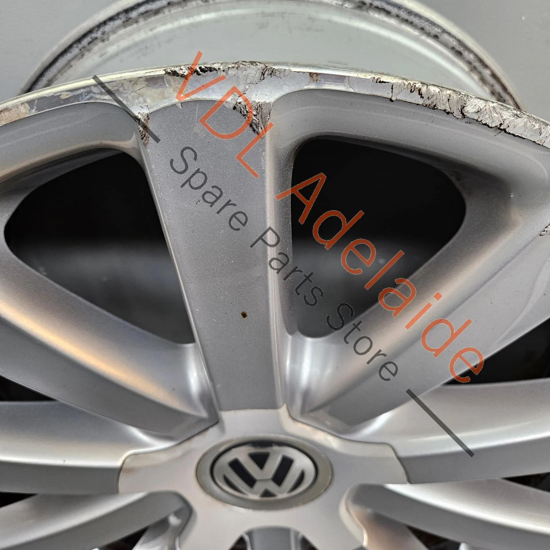 VW Passat R36 OMANYT Alloy Wheel 18 x 8 ET44 Genuine OEM Ronal 3C0601025AG 3C0601149R 8Z8 #02 - Image 4