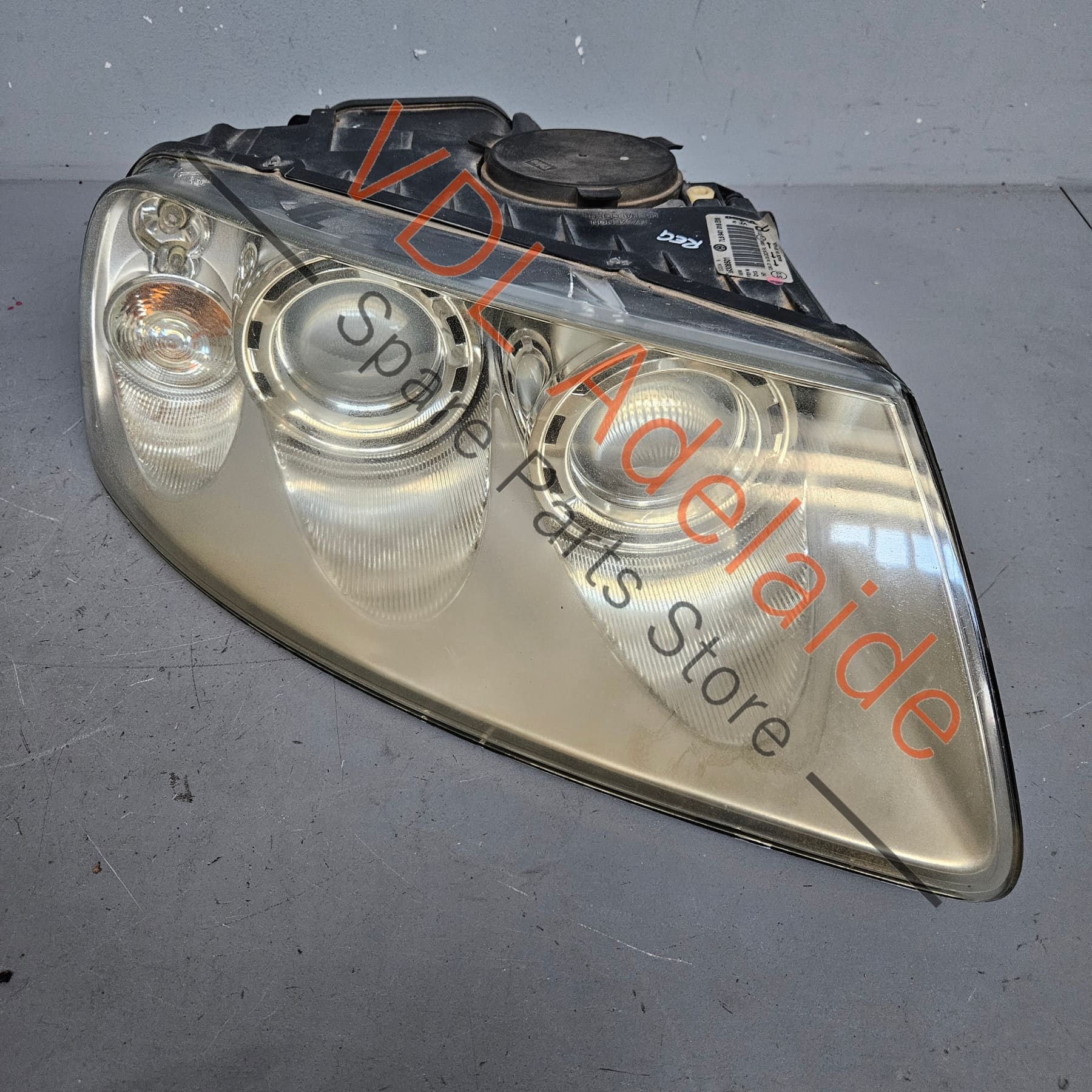 VW Touareg 2002-2005 Pre-Facelift Xenon Headlamp Right 7L6941018BJ 7L6941018AJ 7L6941016BM