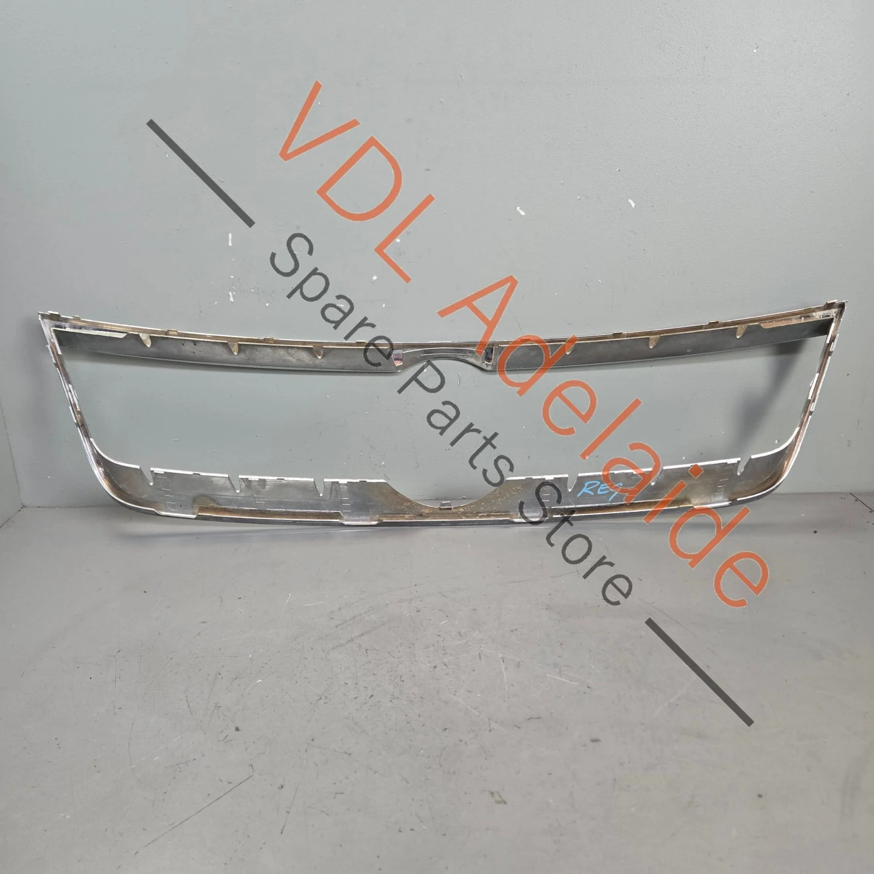 VW Touareg 7L 2006-2008 Front Grille Surround Chrome 7L6853653J - Image 4