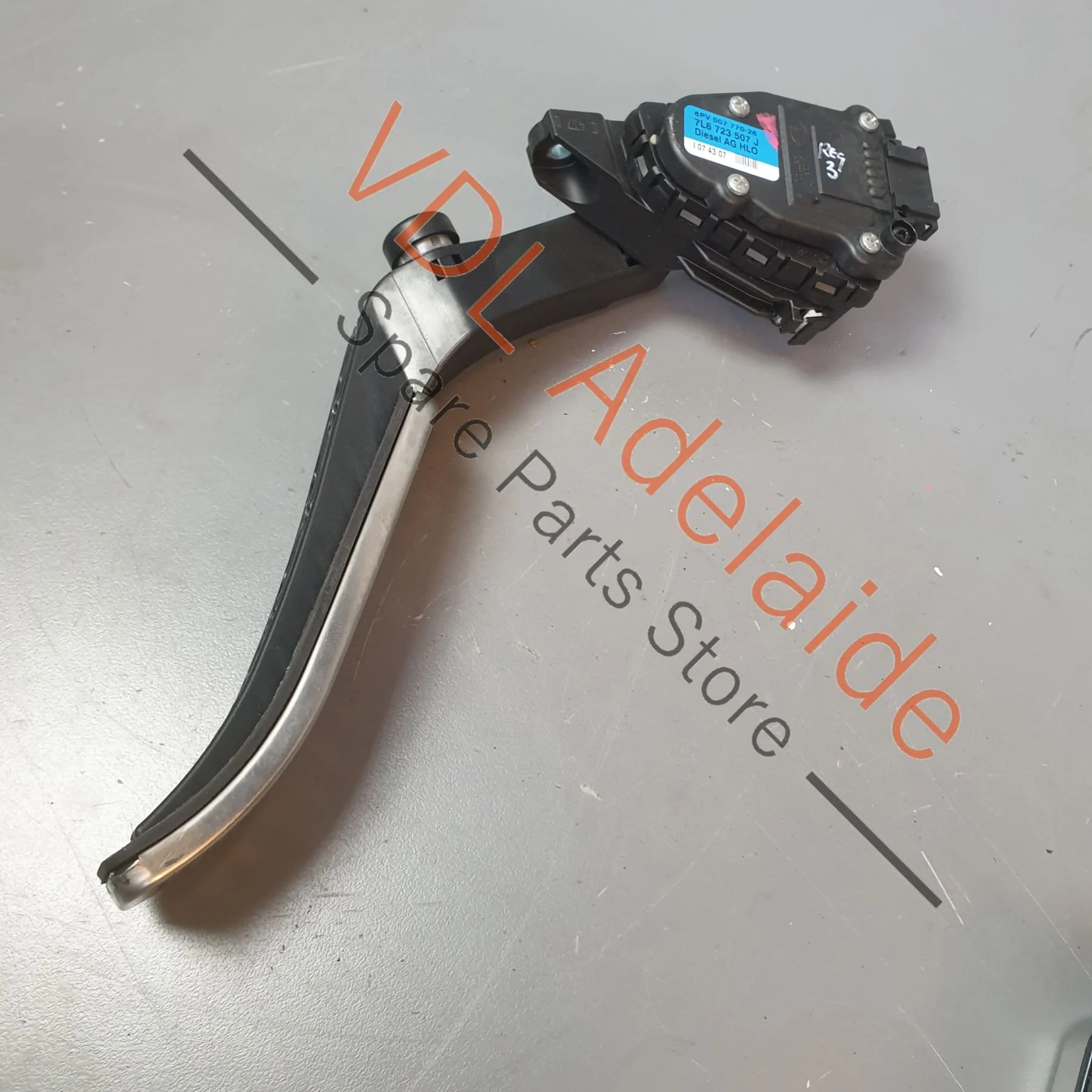 VW Touareg 7L Accelerator Pedal With Electronic Module & Cap 7L6723507J - Image 2