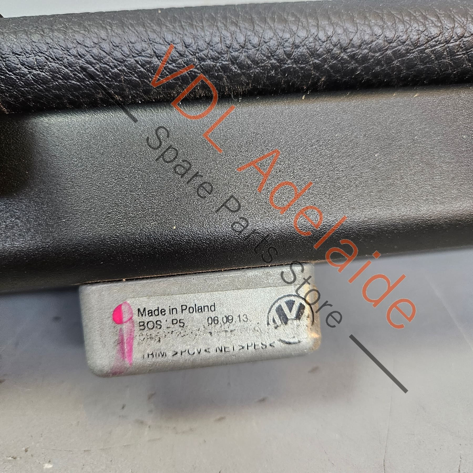 VW Touareg 7L Rear Cargo Net Partition for 2nd or 3rd Row Position 7L6861691D 6P6 - Image 3