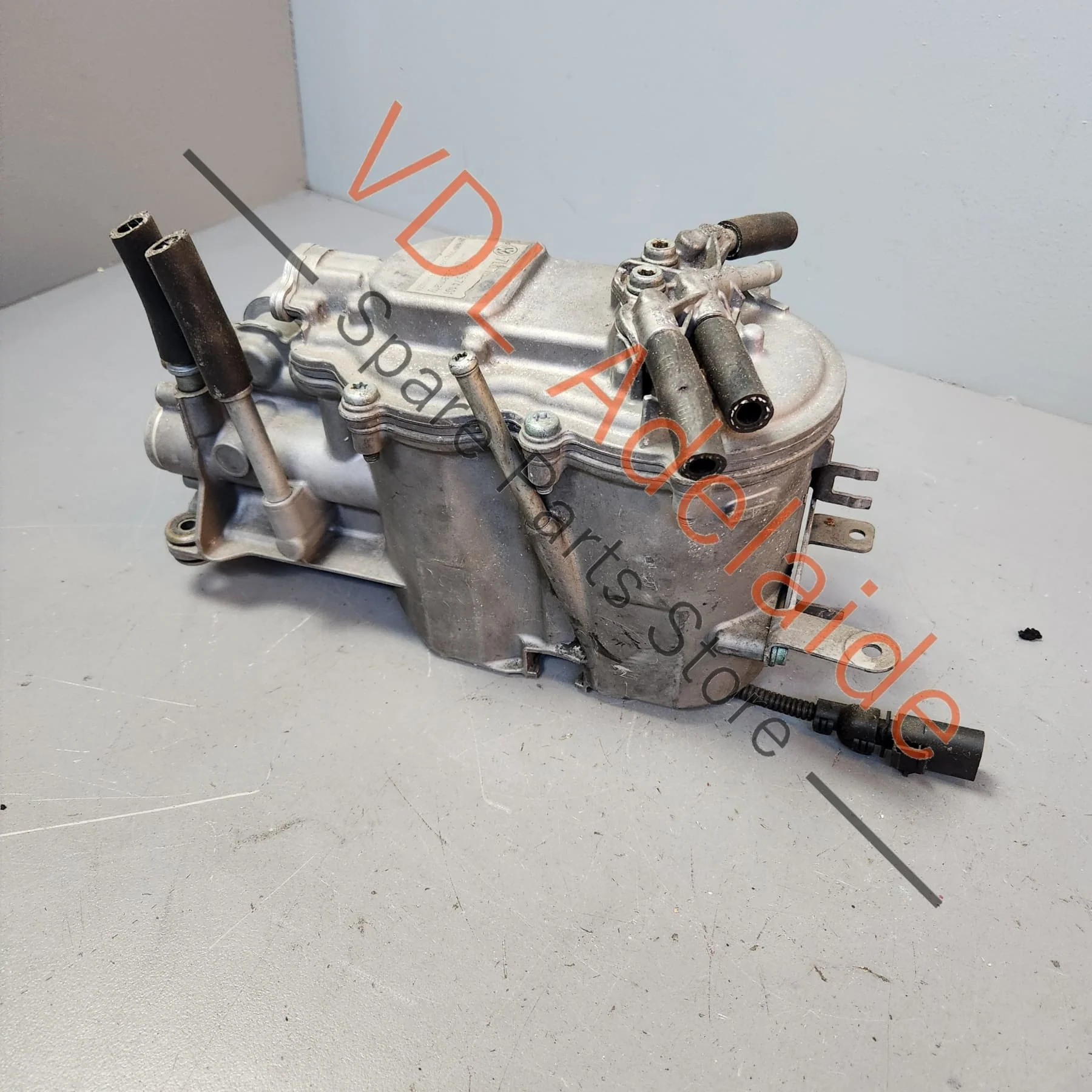 VW Touareg V10 Diesel Fuel Filter Chamber 7L6127401D - Image 2