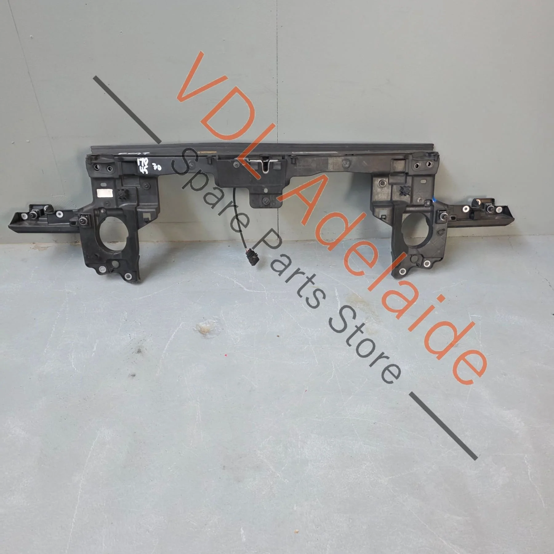 VW Touareg 7P Radiator Support Panel Bracket 7P6805594C - Image 3