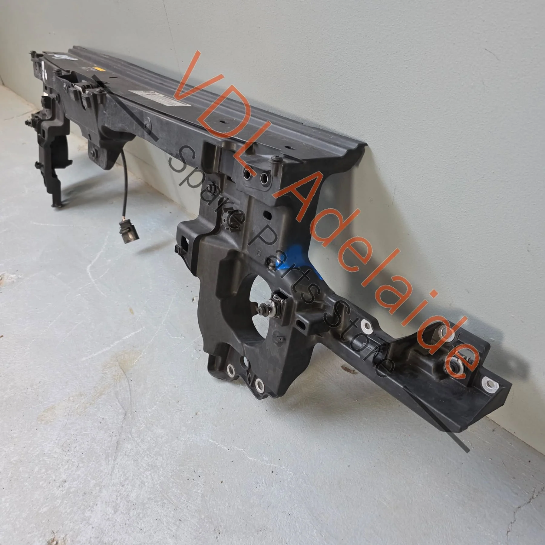 VW Touareg 7P Radiator Support Panel Bracket 7P6805594C - Image 4