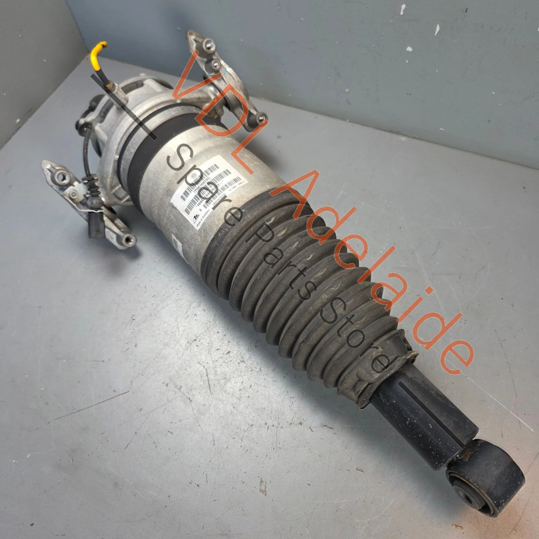 VW Touareg 7P Right Rear Air Suspension Strut Shock Absorber 7P6616020G