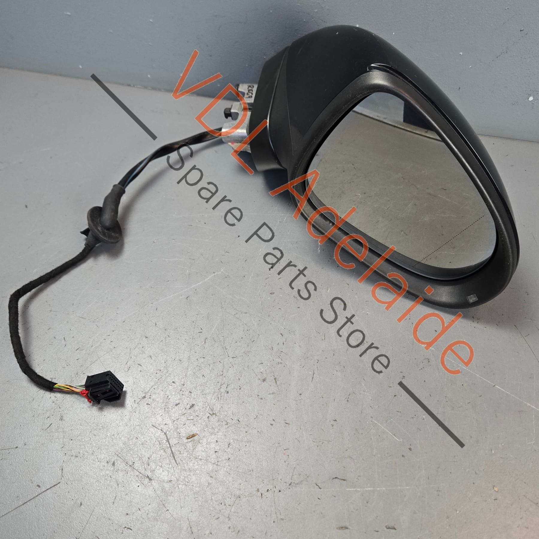 VW Touareg 7P Right Power Folding Side View Mirror with Automatic Dimming 7P6857508P 9B9