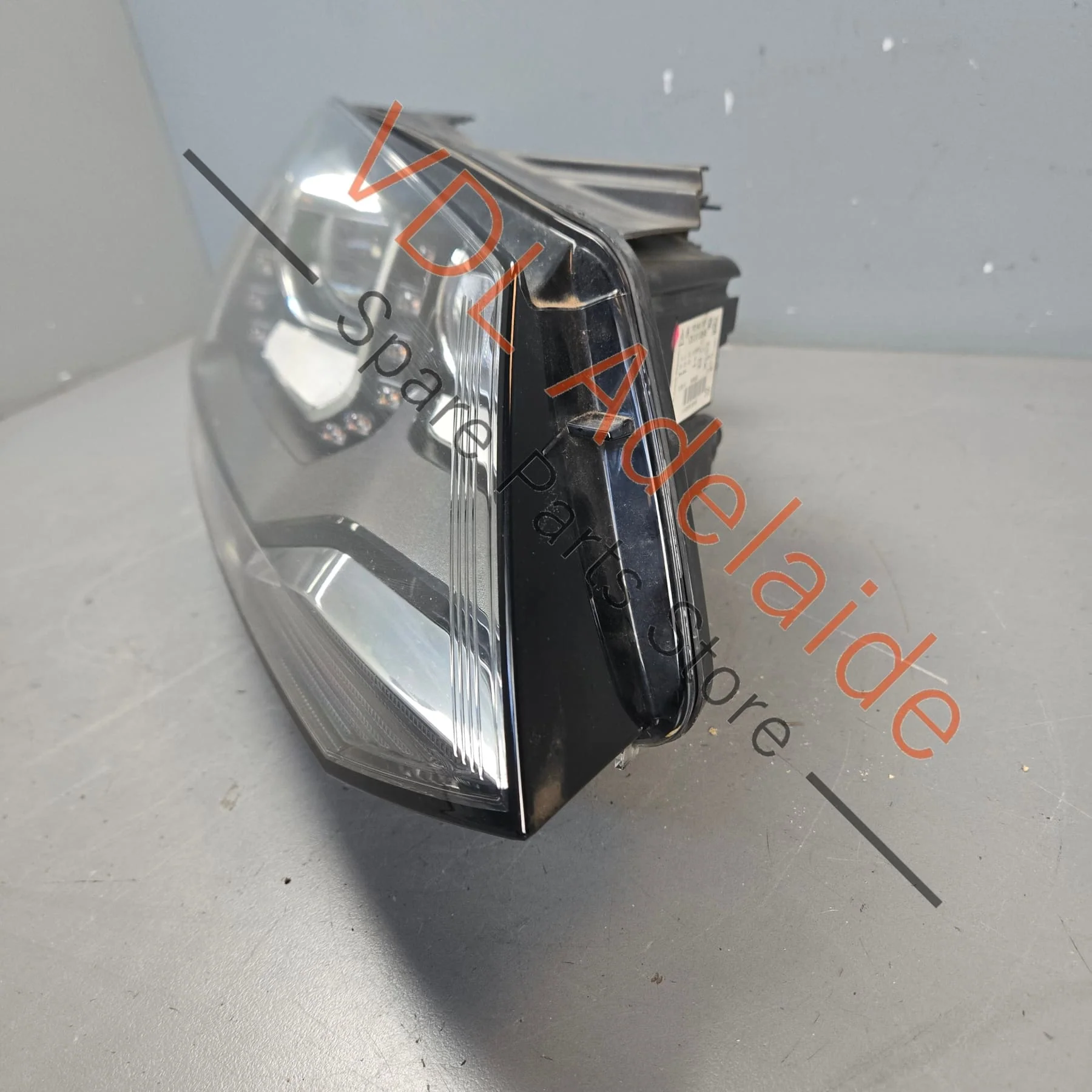 VW Touareg 7P Xenon Headlamp Right 7P2941752 - Image 2