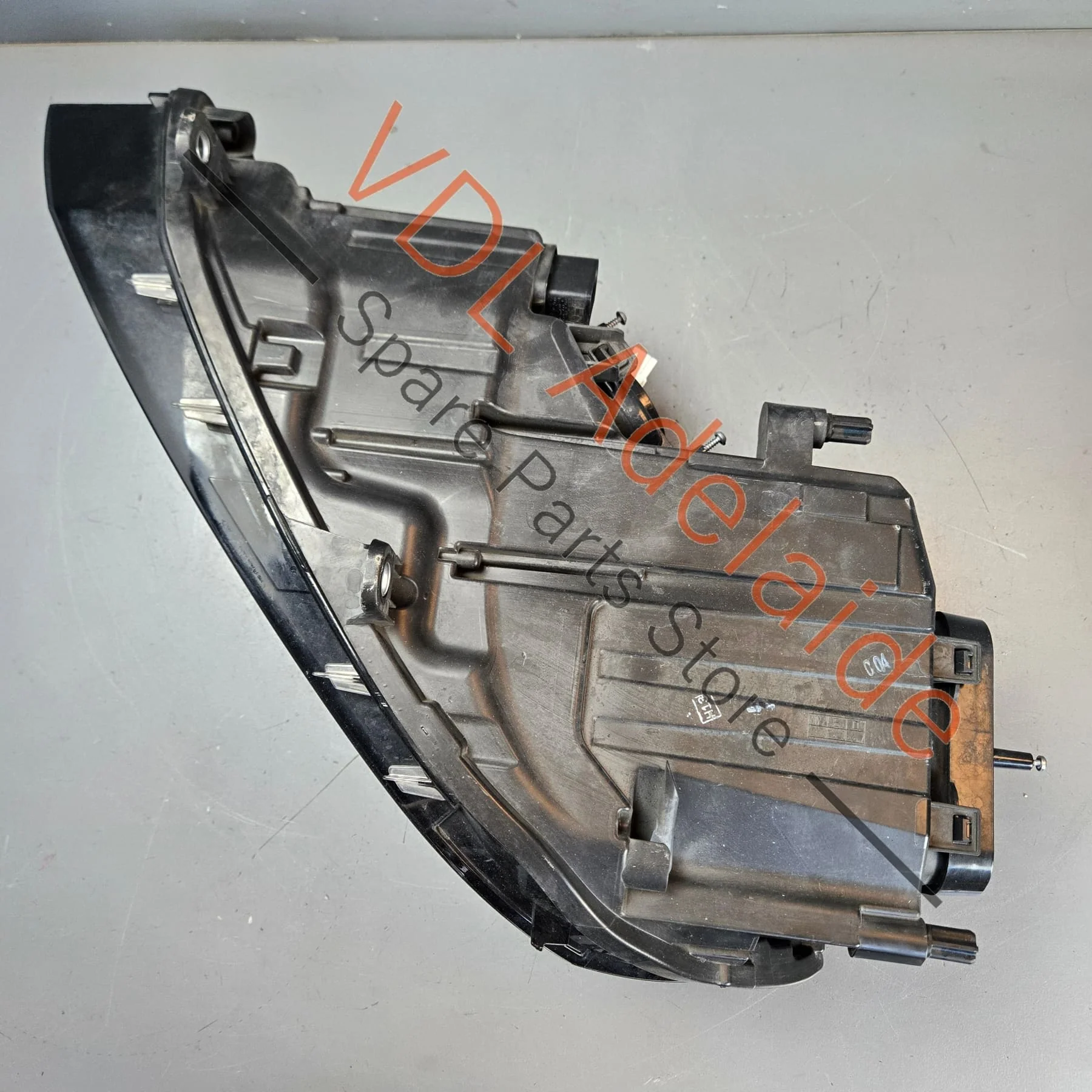 VW Touareg 7P Xenon Headlamp Right 7P2941752 - Image 8