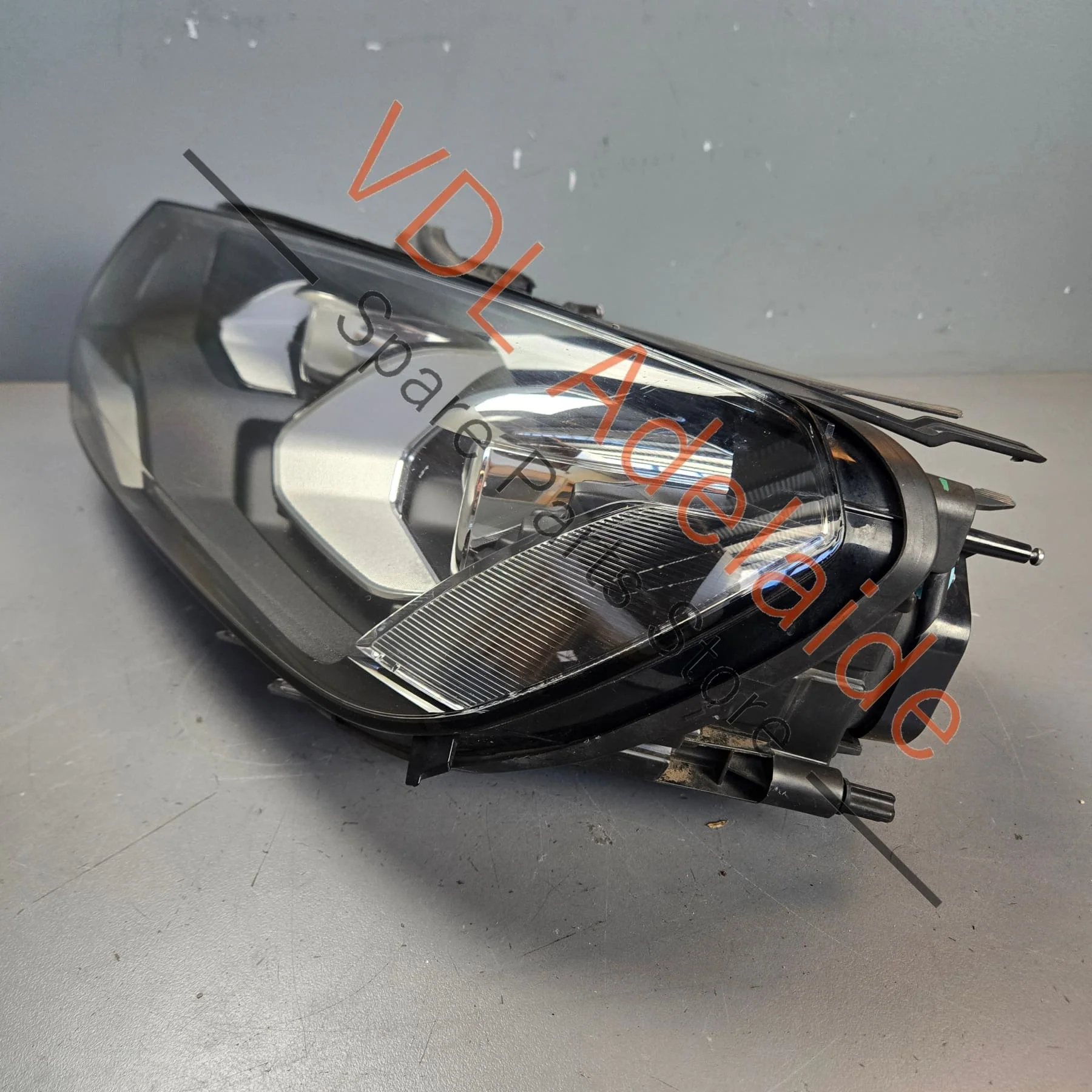 VW Touareg 7P Xenon Headlamp Left 7P2941751 - Image 3