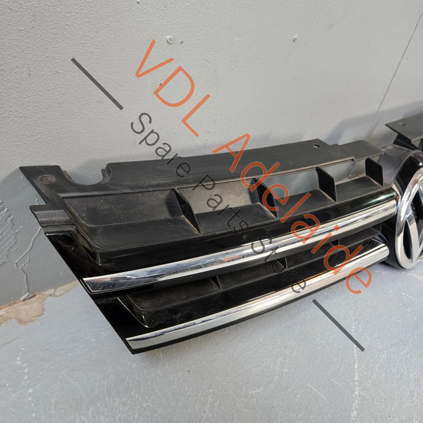 VW Touareg 7P Front Grille Genuine OEM 7P6853651A ZLL - Image 3