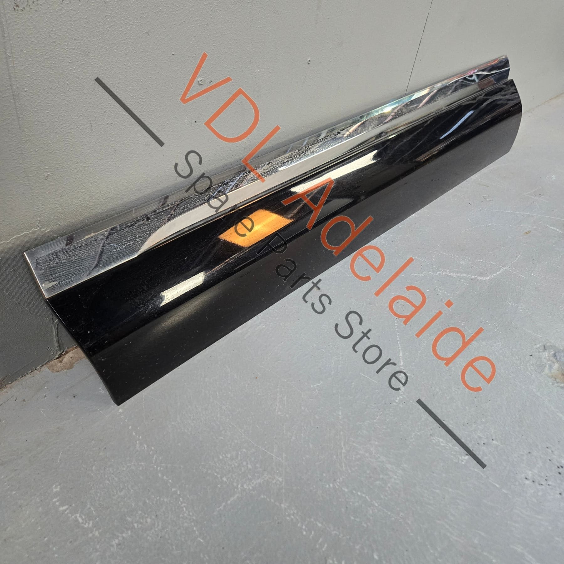 VW Touareg 7P Left Front Lower Door Exterior Moulding Trim 7P6854939H GRU - Image 2