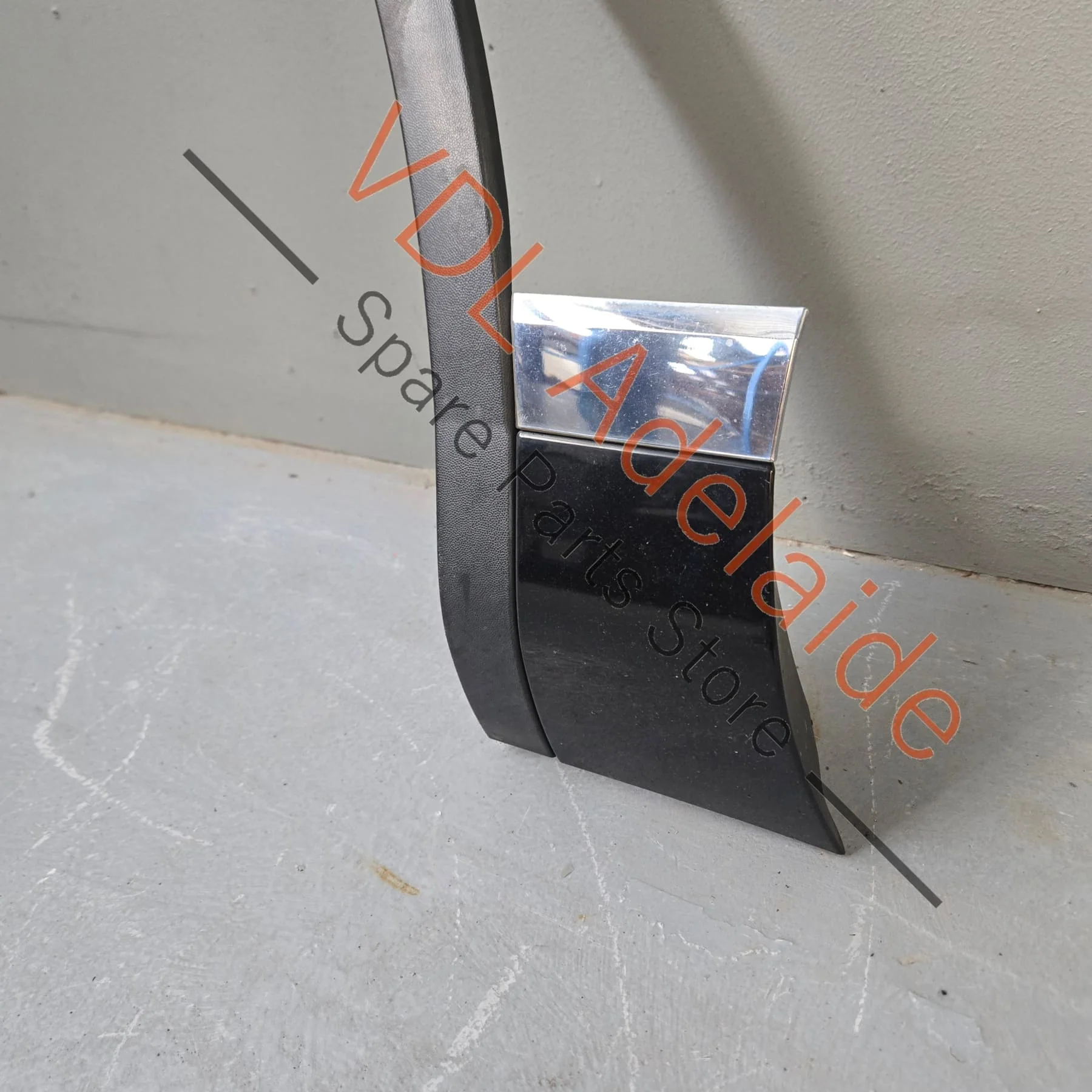 VW Touareg 7P Left Front Wheel Arch Trim Flare 7P6853717F GRU - Image 3